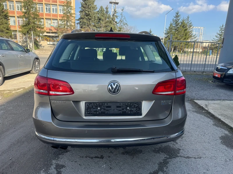 VW Passat, снимка 5 - Автомобили и джипове - 52502280
