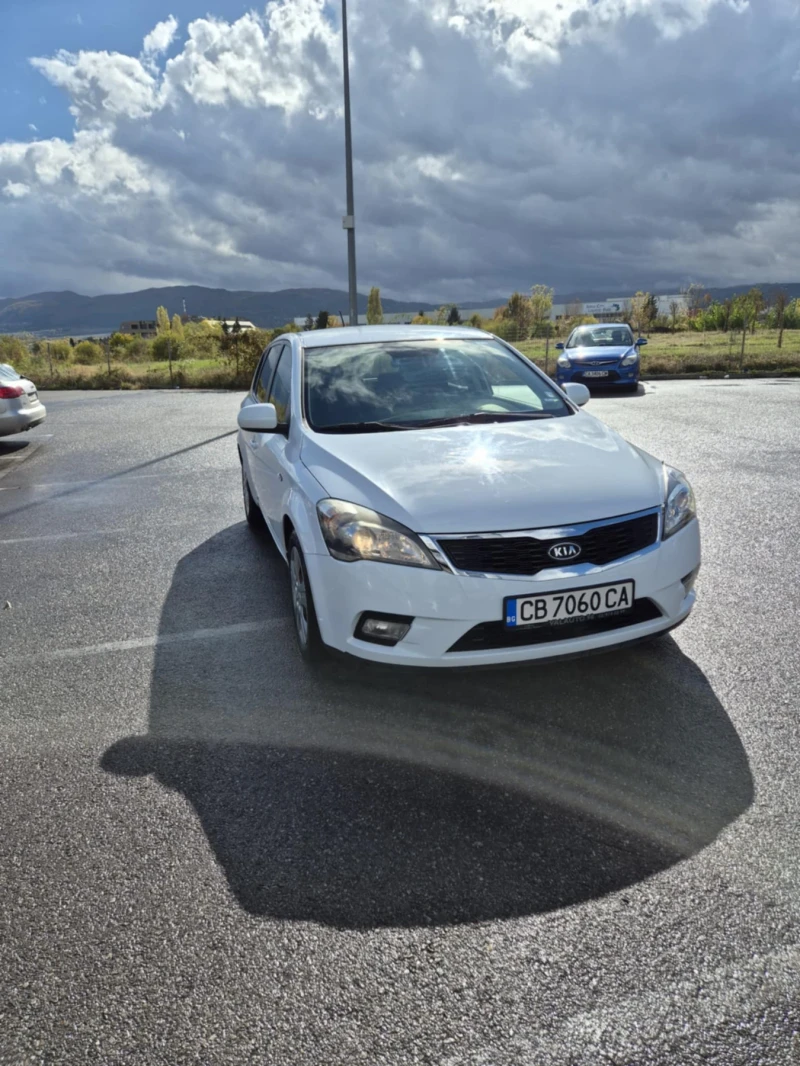 Kia Ceed, снимка 2 - Автомобили и джипове - 52698763