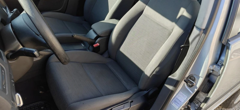 VW Golf 1.9TDI-05г.5вр., снимка 11 - Автомобили и джипове - 53075113