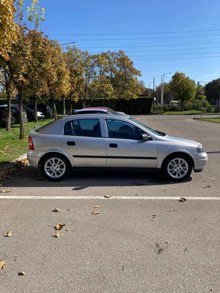 Opel Astra 1.4, снимка 4 - Автомобили и джипове - 52503761