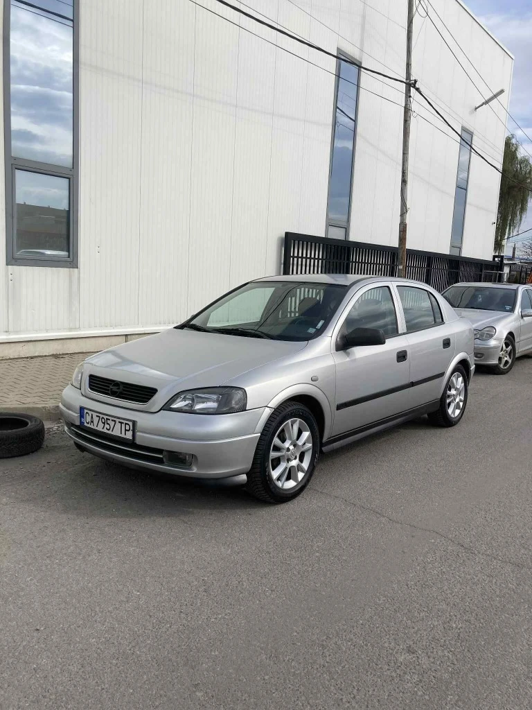Opel Astra 1.4, снимка 2 - Автомобили и джипове - 52503761