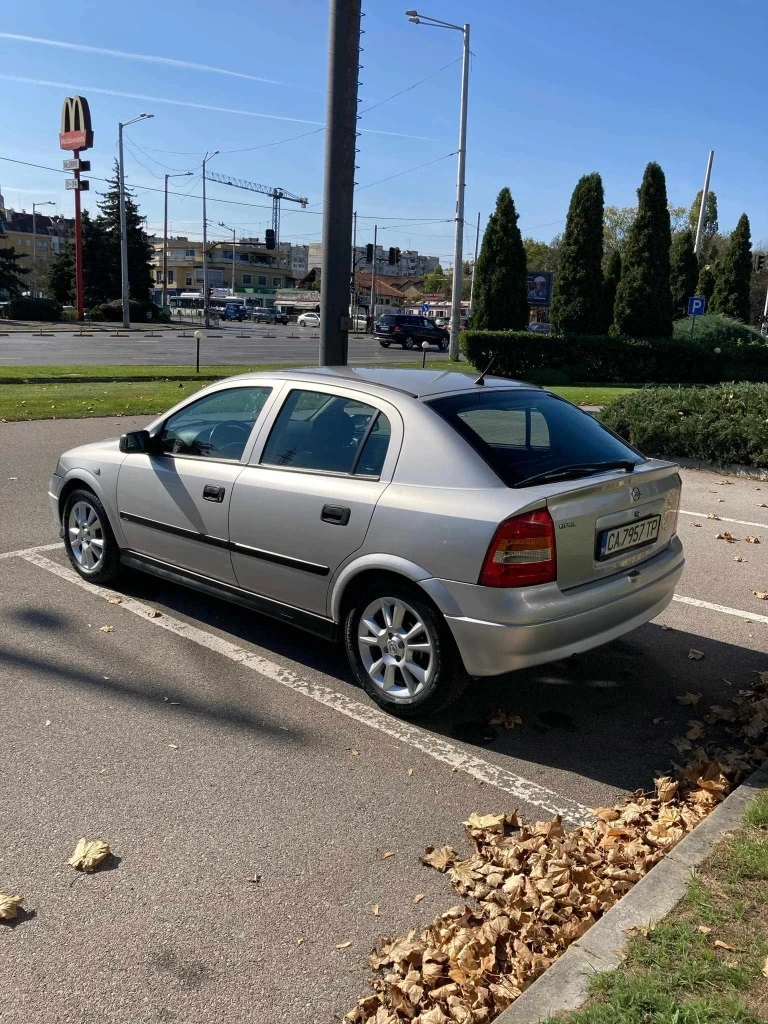 Opel Astra 1.4, снимка 7 - Автомобили и джипове - 52503761