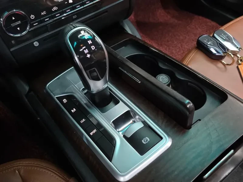 Maserati Ghibli 3.0 RWD!, снимка 9 - Автомобили и джипове - 55350061
