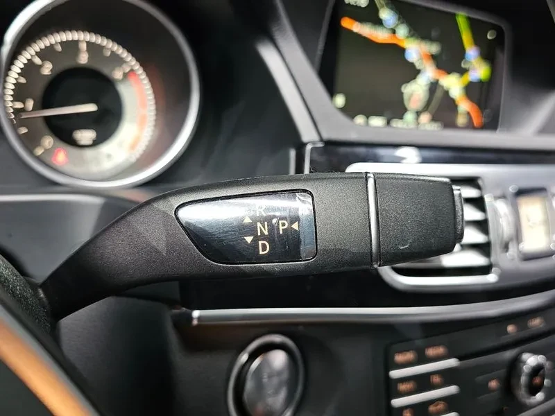 Mercedes-Benz E 250 Bluetec 4Matic Avantgarde, снимка 9 - Автомобили и джипове - 55888731