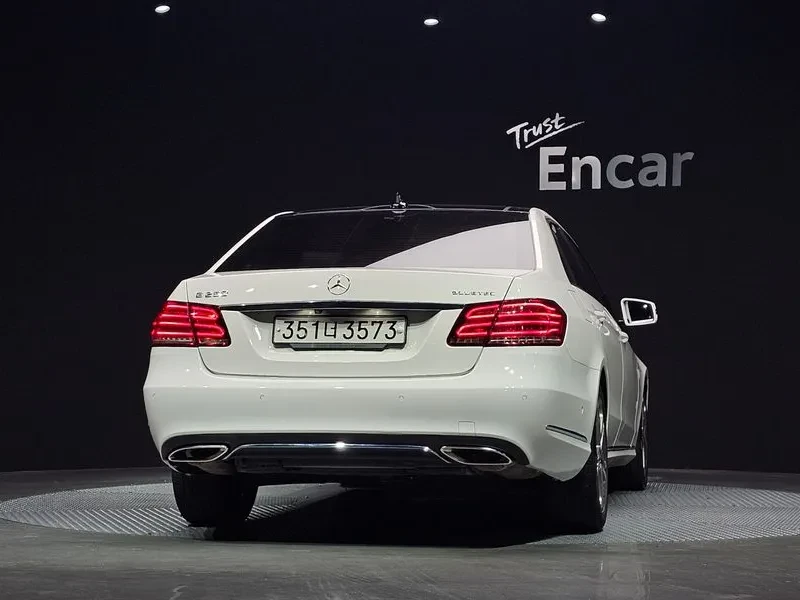 Mercedes-Benz E 250 Bluetec 4Matic Avantgarde, снимка 4 - Автомобили и джипове - 55888731