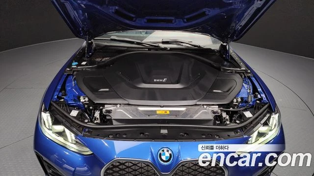 BMW i4, снимка 6 - Автомобили и джипове - 56267123