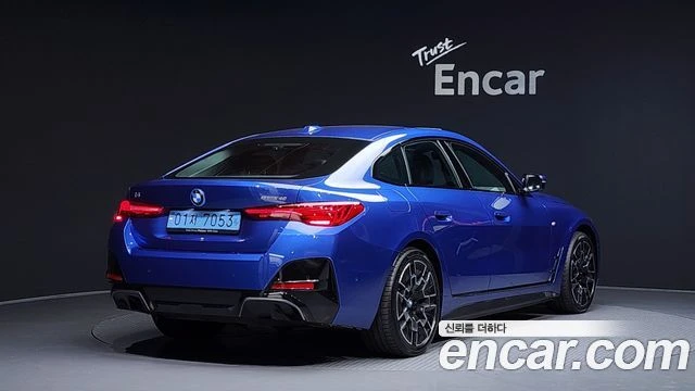 BMW i4, снимка 2 - Автомобили и джипове - 56267123