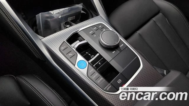 BMW i4, снимка 9 - Автомобили и джипове - 56267123