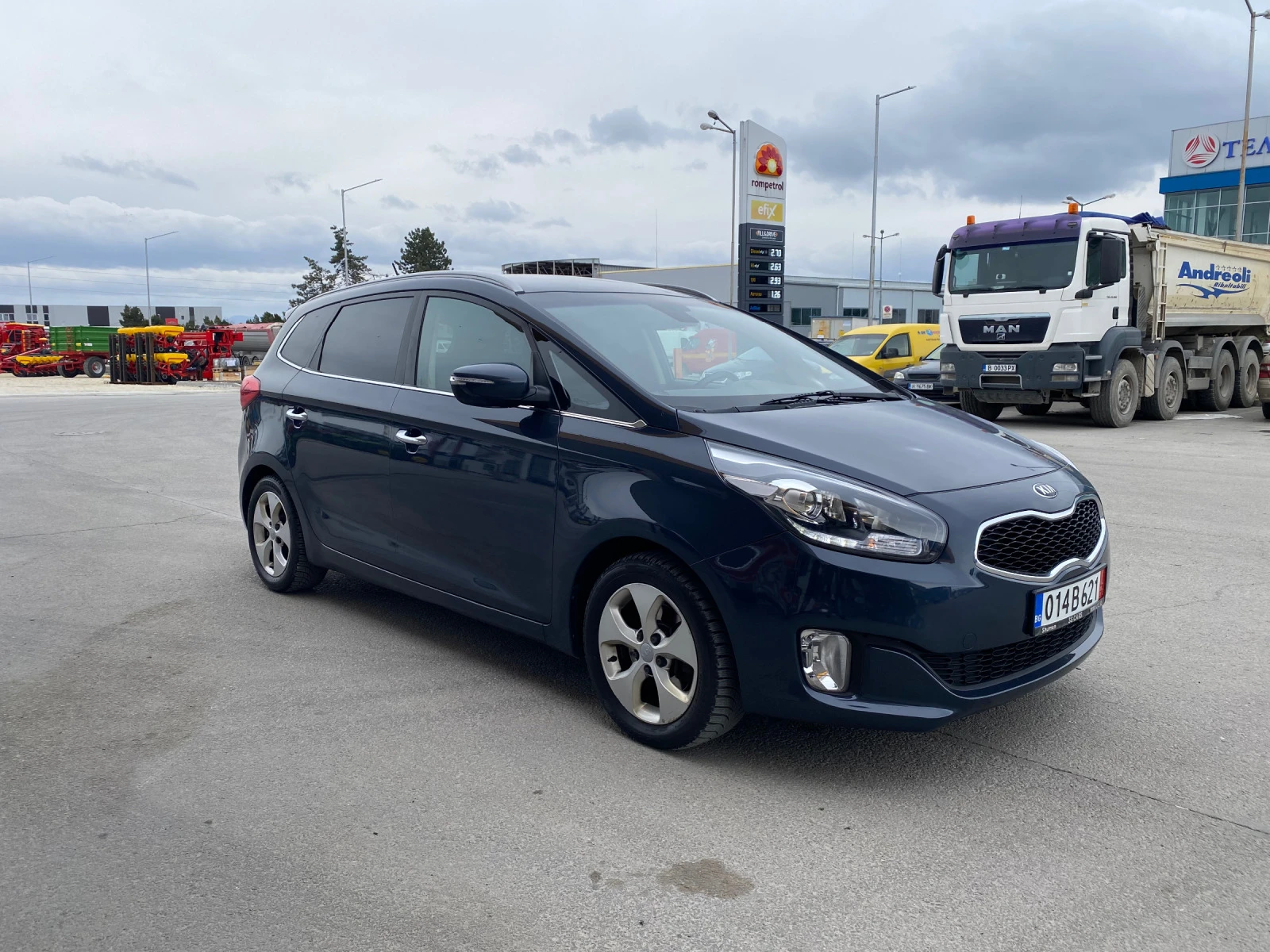 Kia Carens 2.0I Автоматик 7 места - изображение 2