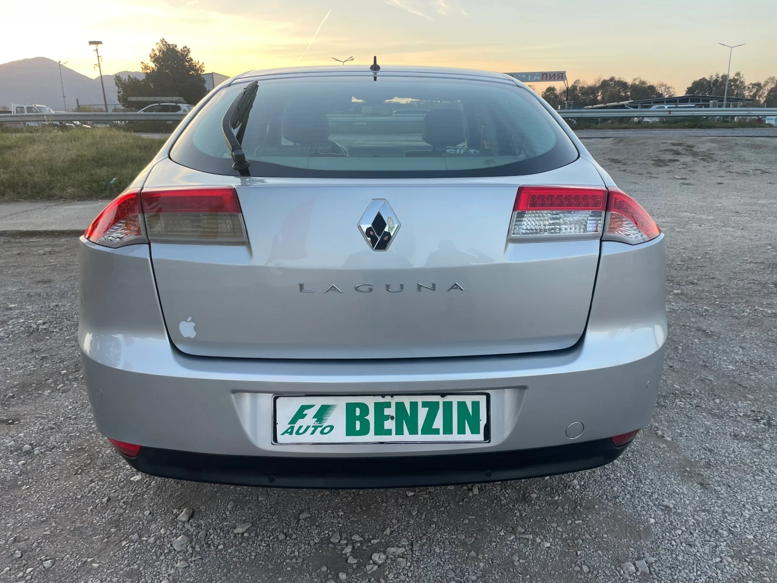 Renault Laguna 2.0i-INITIALE-TOP-ITALIA - изображение 10