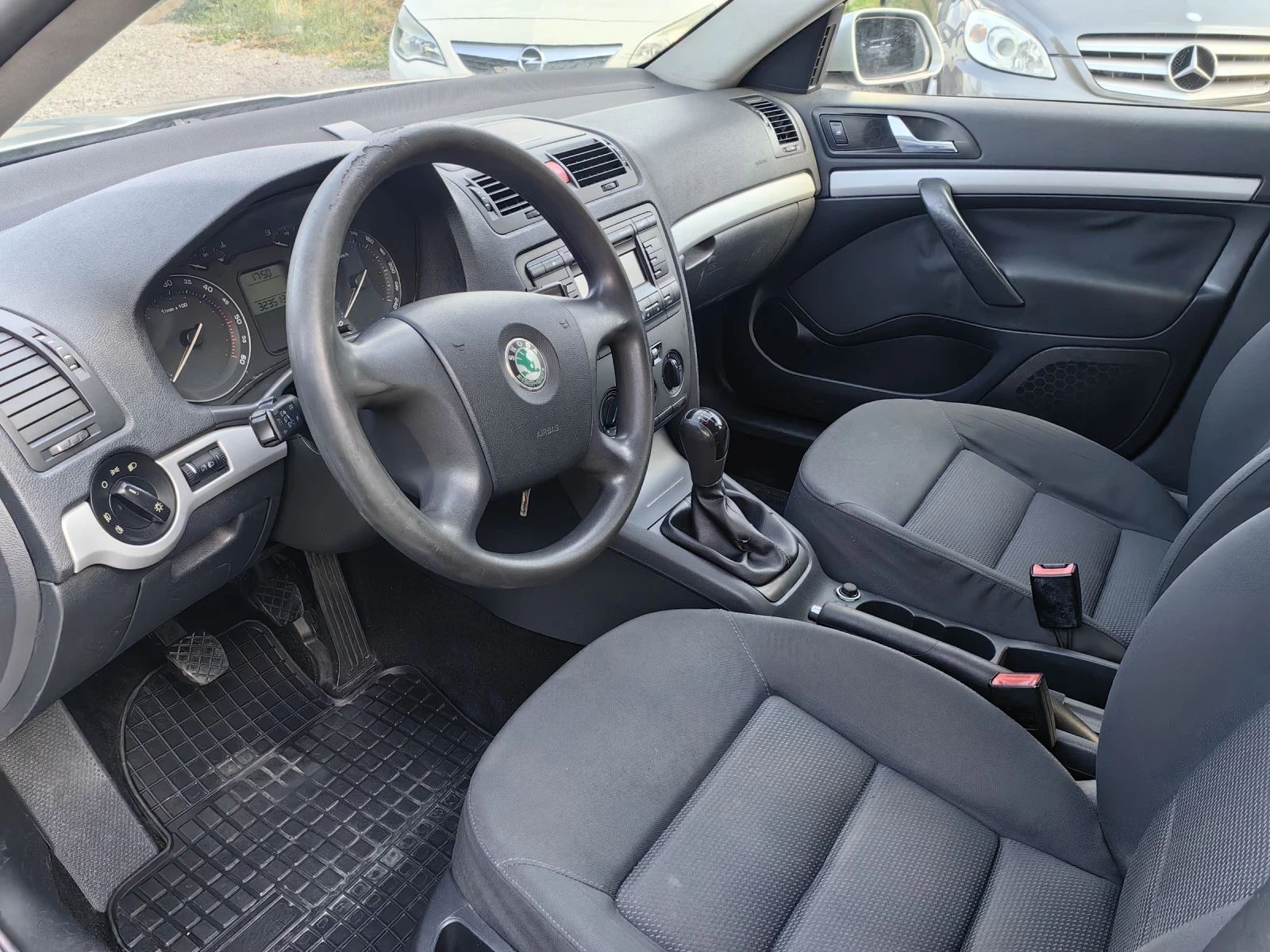 Skoda Octavia 1.9TDI* ПОДГРЕВ* ТЕМПОМАТ* РЕГИСТРИРАНА - изображение 4