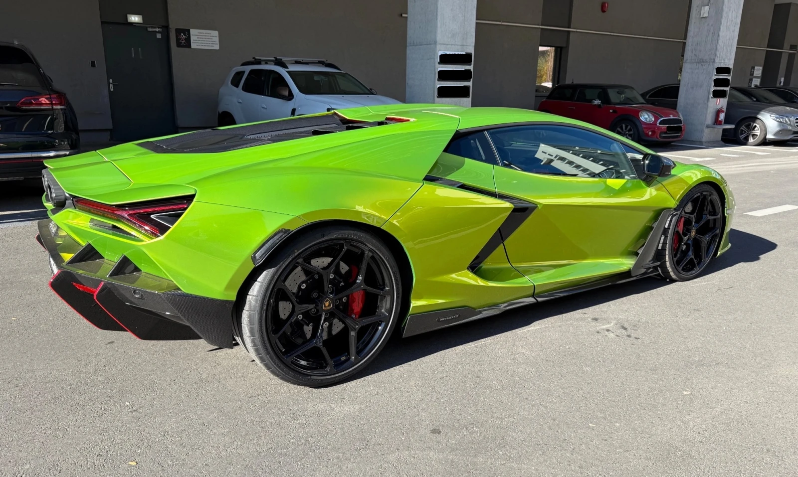 Lamborghini Revuelto 6.5 V12 HPEV 4WD | Mobile.bg   2