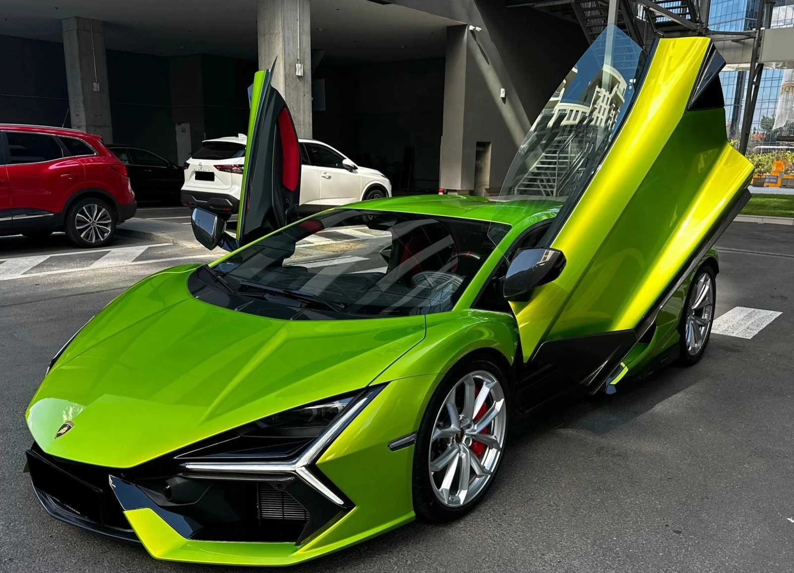 Lamborghini Revuelto 6.5 V12 HPEV 4WD | Mobile.bg   5