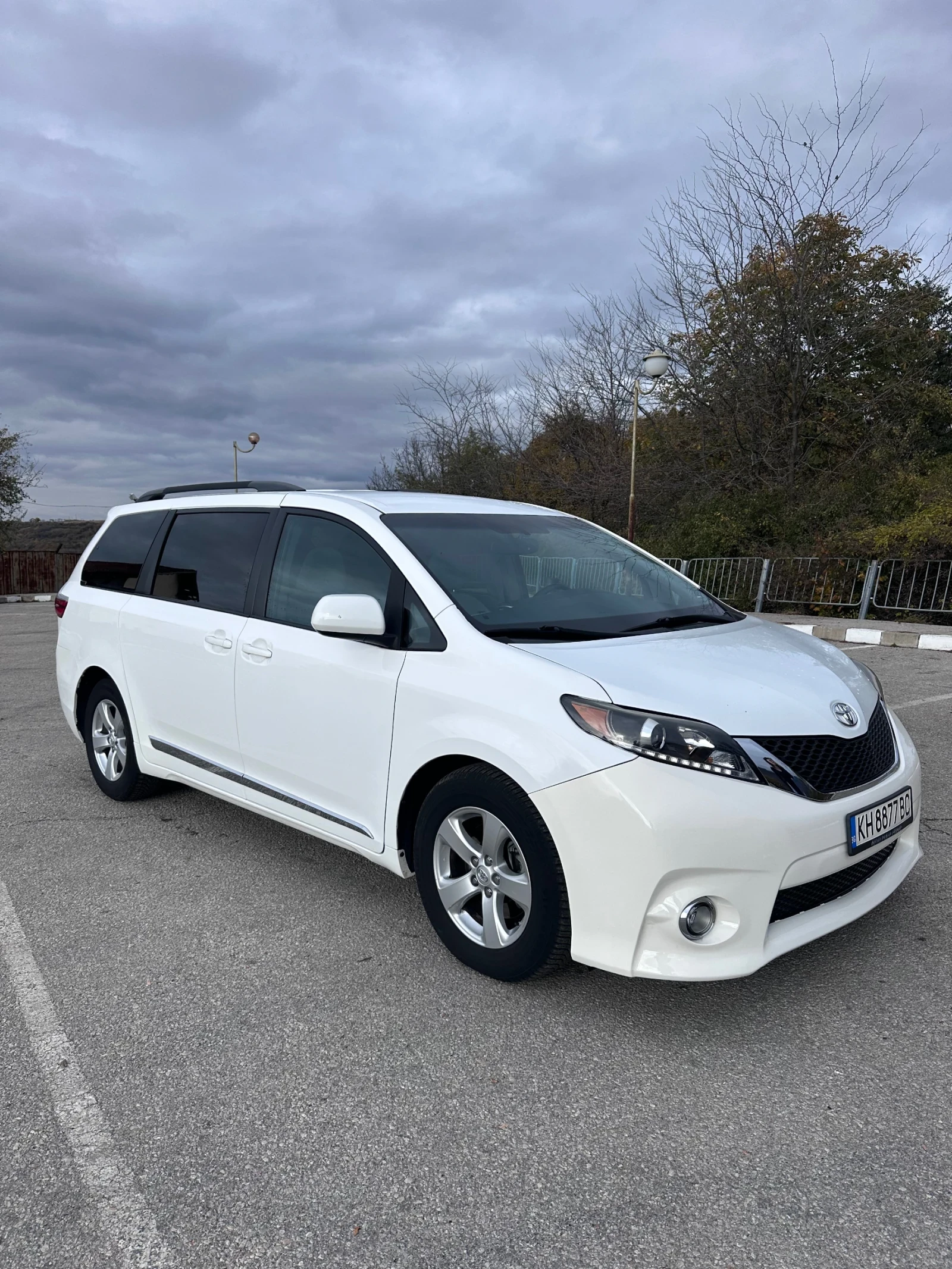 Toyota Sienna  - изображение 2