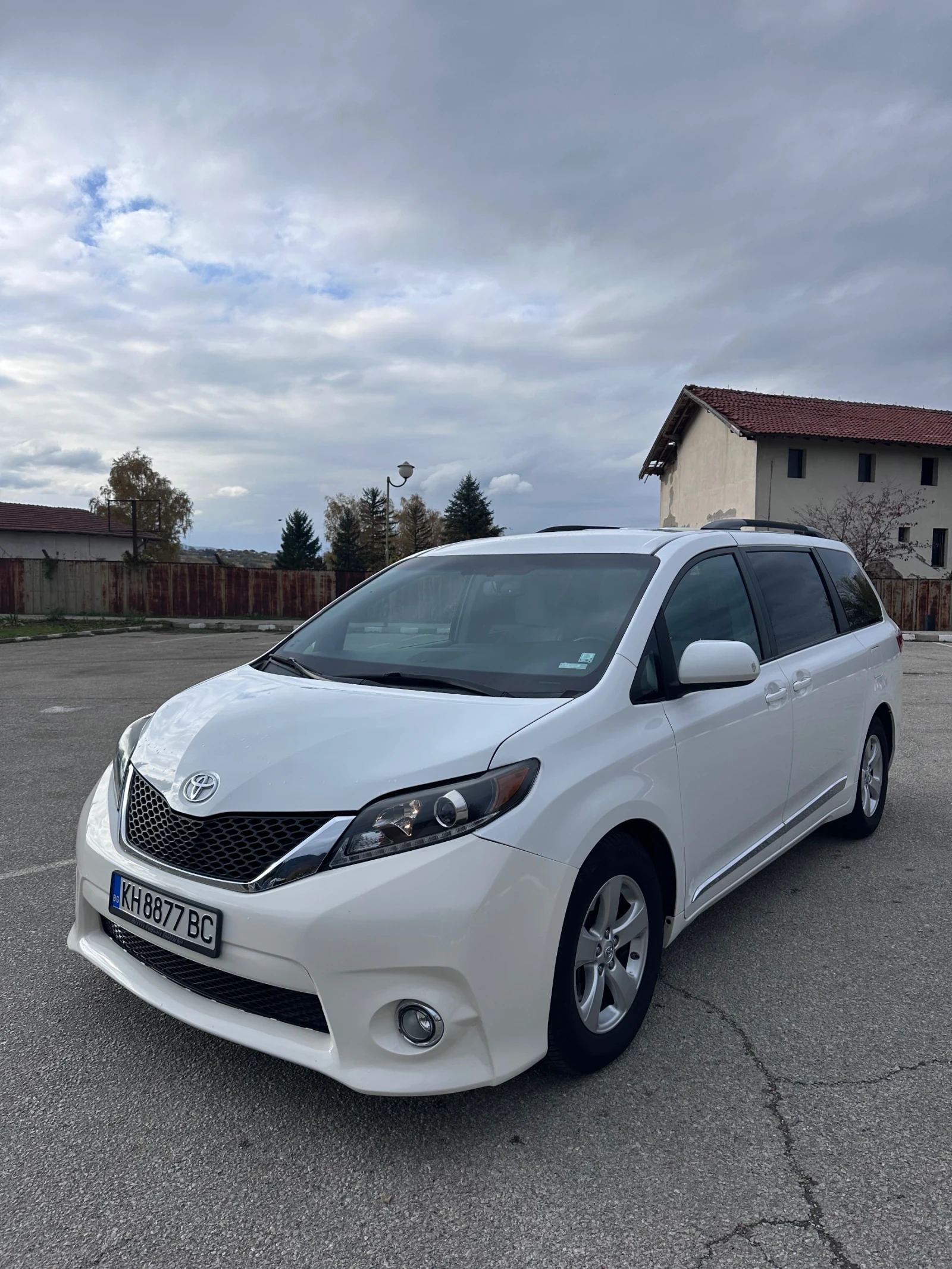 Toyota Sienna  - изображение 3