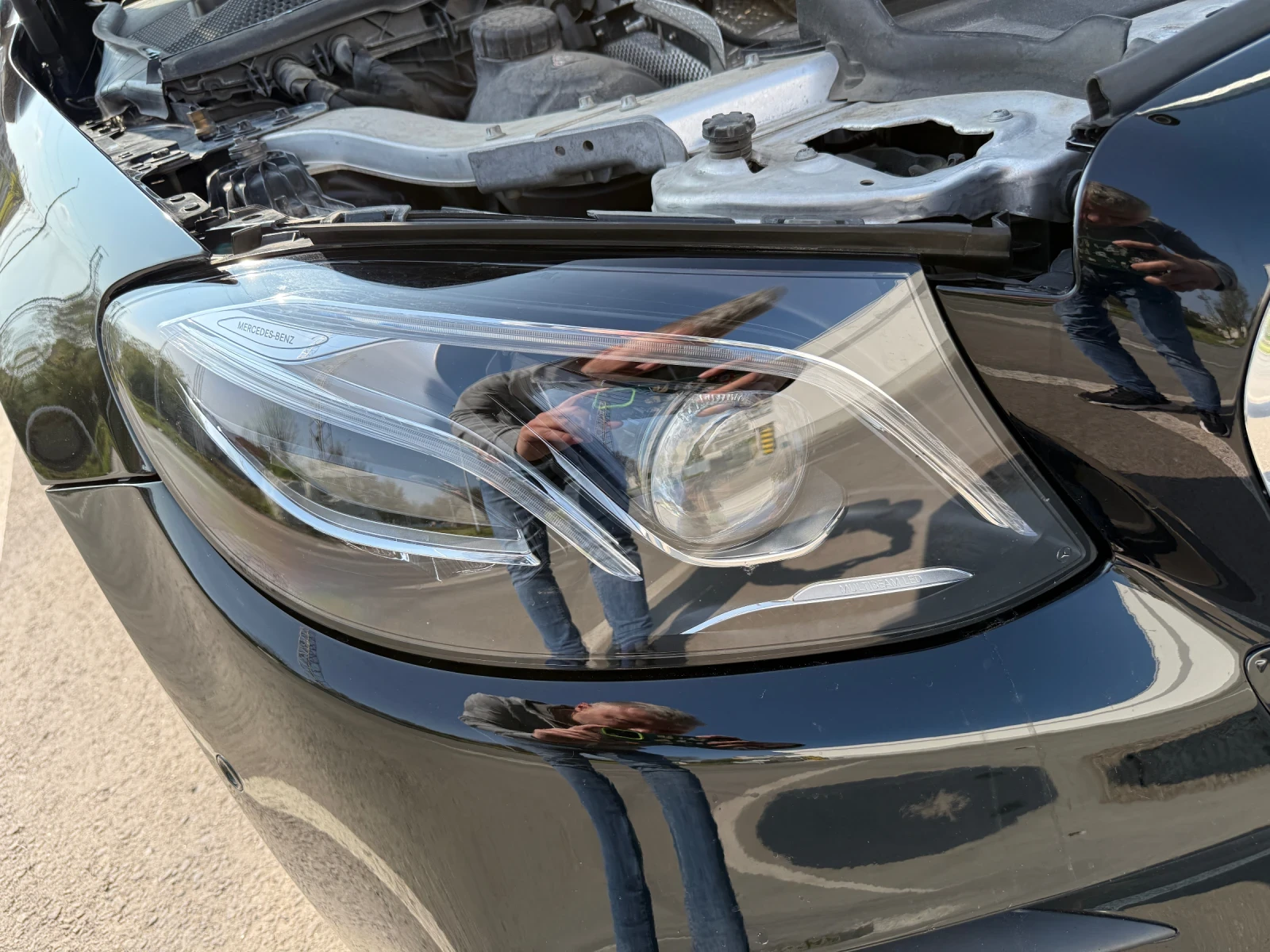 Mercedes-Benz E 220 AMG-LINE* DISTRNIC+ * MULTIBEAM LED* 4 MATIC, снимка 11 - Автомобили и джипове - 54234954