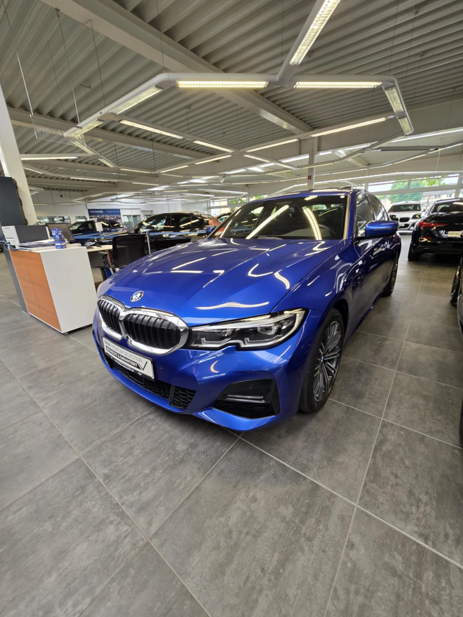 BMW 330 M pack BMW Premium Selection до май 2027, снимка 3 - Автомобили и джипове - 54446801