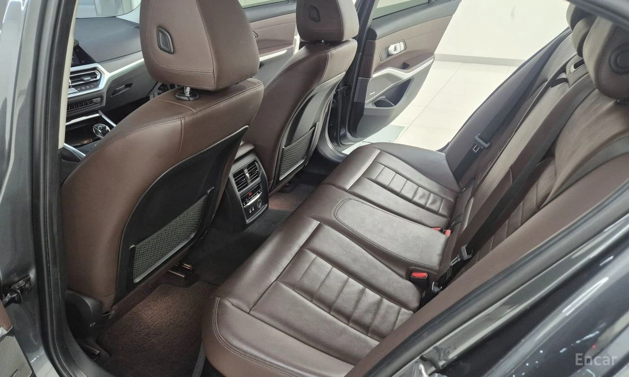 BMW 320 d* XDRIVE* LUXURY* HARMAN/KARDON* HEAD-UP* ШИБИДАХ, снимка 14 - Автомобили и джипове - 54710516