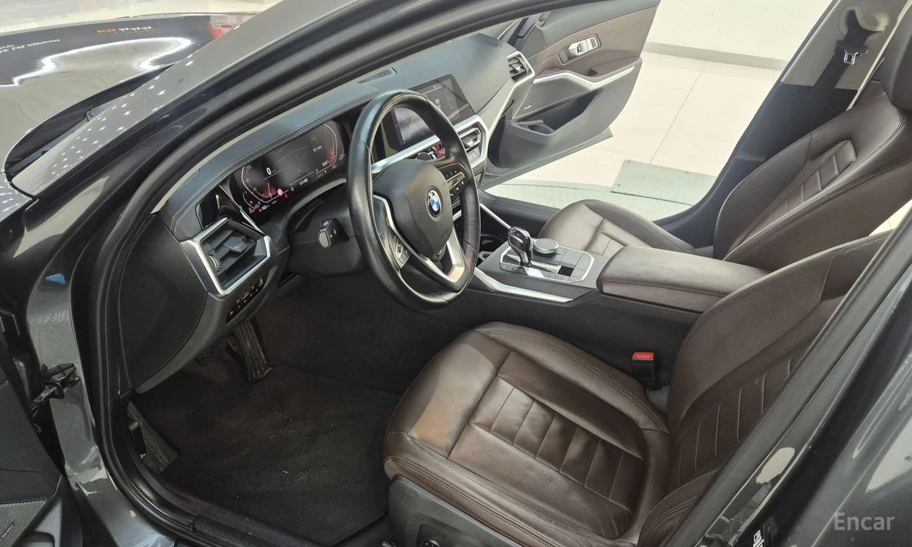 BMW 320 d* XDRIVE* LUXURY* HARMAN/KARDON* HEAD-UP* ШИБИДАХ, снимка 8 - Автомобили и джипове - 54710516