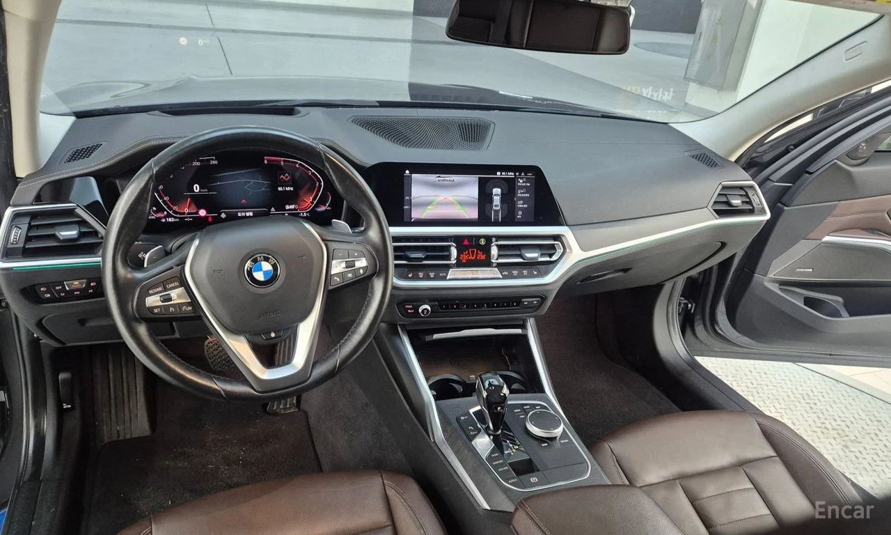 BMW 320 d* XDRIVE* LUXURY* HARMAN/KARDON* HEAD-UP* ШИБИДАХ, снимка 9 - Автомобили и джипове - 54710516