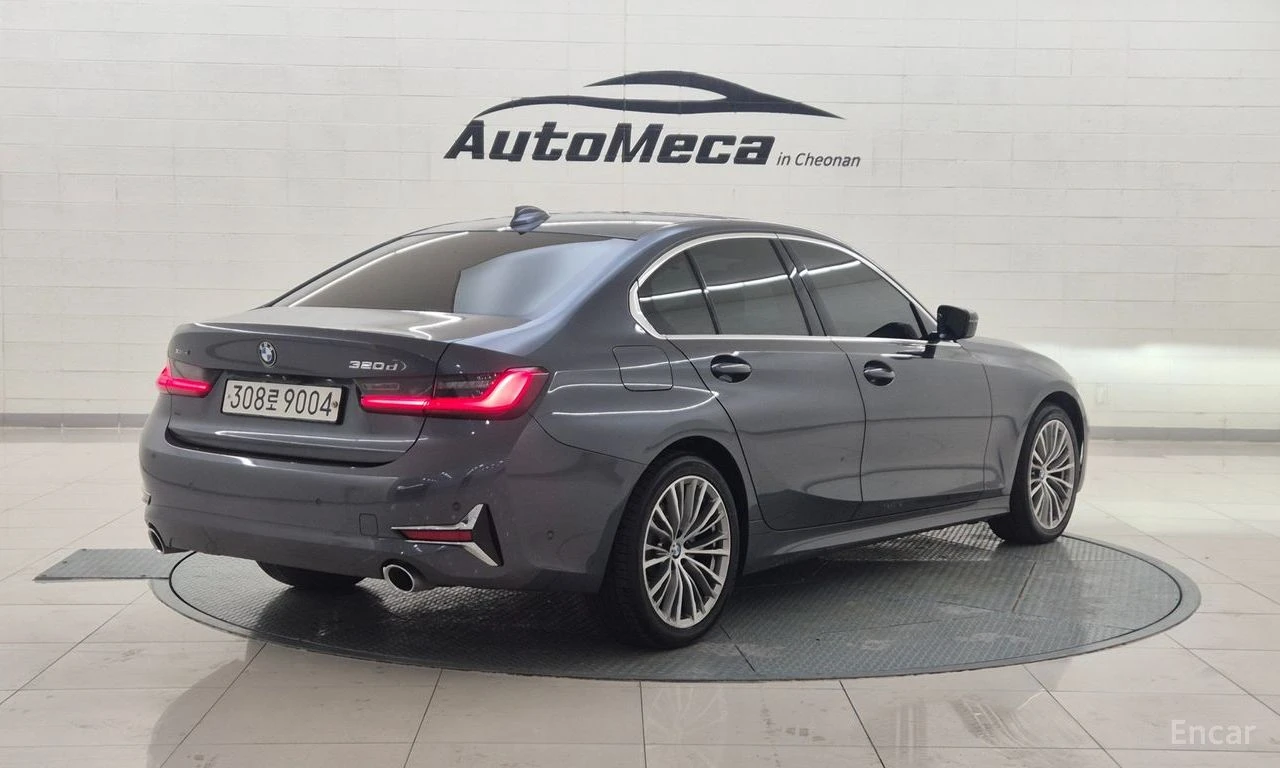 BMW 320 d* XDRIVE* LUXURY* HARMAN/KARDON* HEAD-UP* ШИБИДАХ, снимка 4 - Автомобили и джипове - 54710516