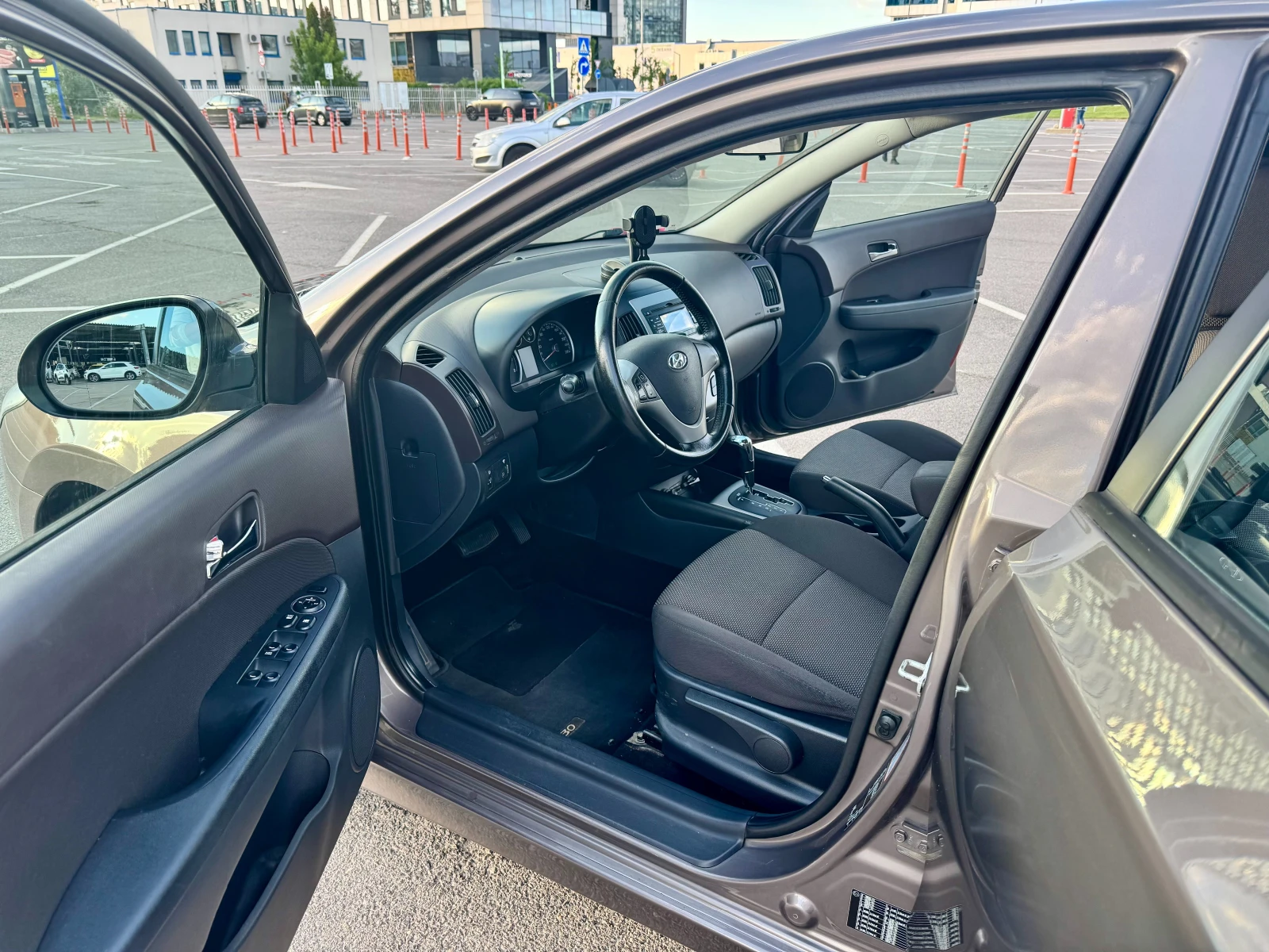 Hyundai I30 1.6, снимка 5 - Автомобили и джипове - 54751495
