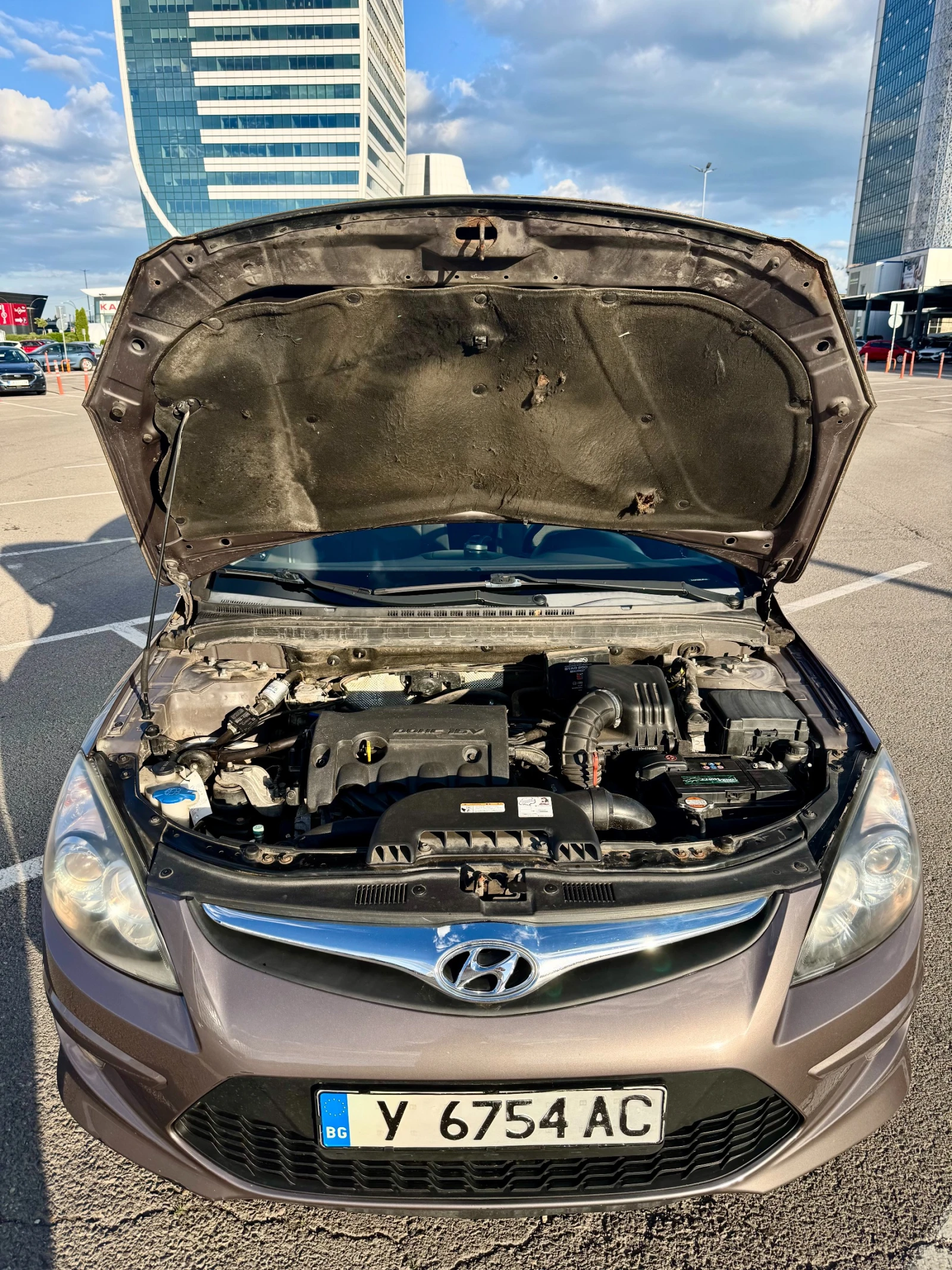 Hyundai I30 1.6, снимка 16 - Автомобили и джипове - 54751495