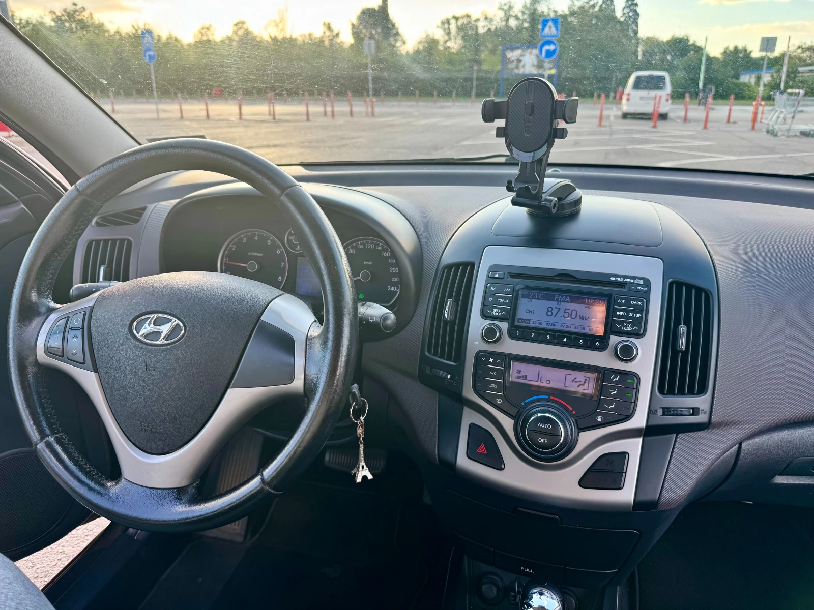 Hyundai I30 1.6, снимка 4 - Автомобили и джипове - 54751495