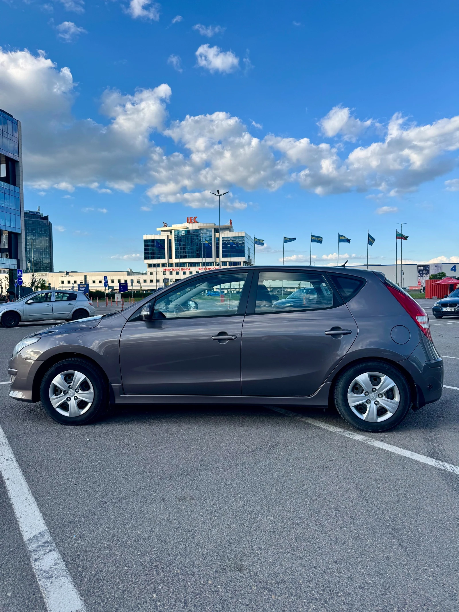 Hyundai I30 1.6, снимка 11 - Автомобили и джипове - 54751495