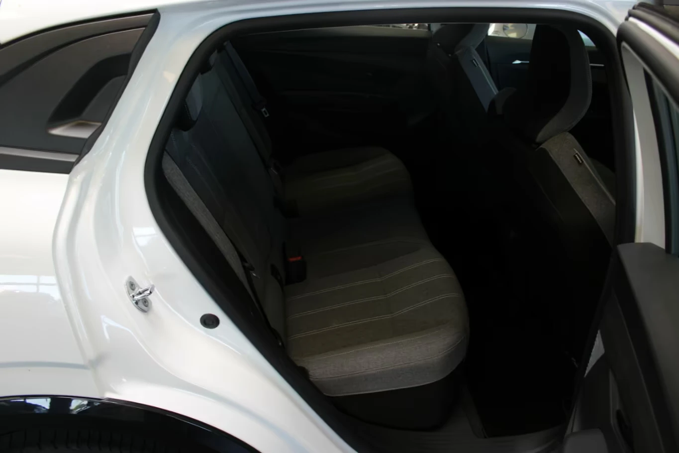 Renault Megane EV60/EQUILIBRE/БЪРЗО ЗАРЕЖДАНЕ/218HP/CAM/NAVI/249h, снимка 12 - Автомобили и джипове - 54802623