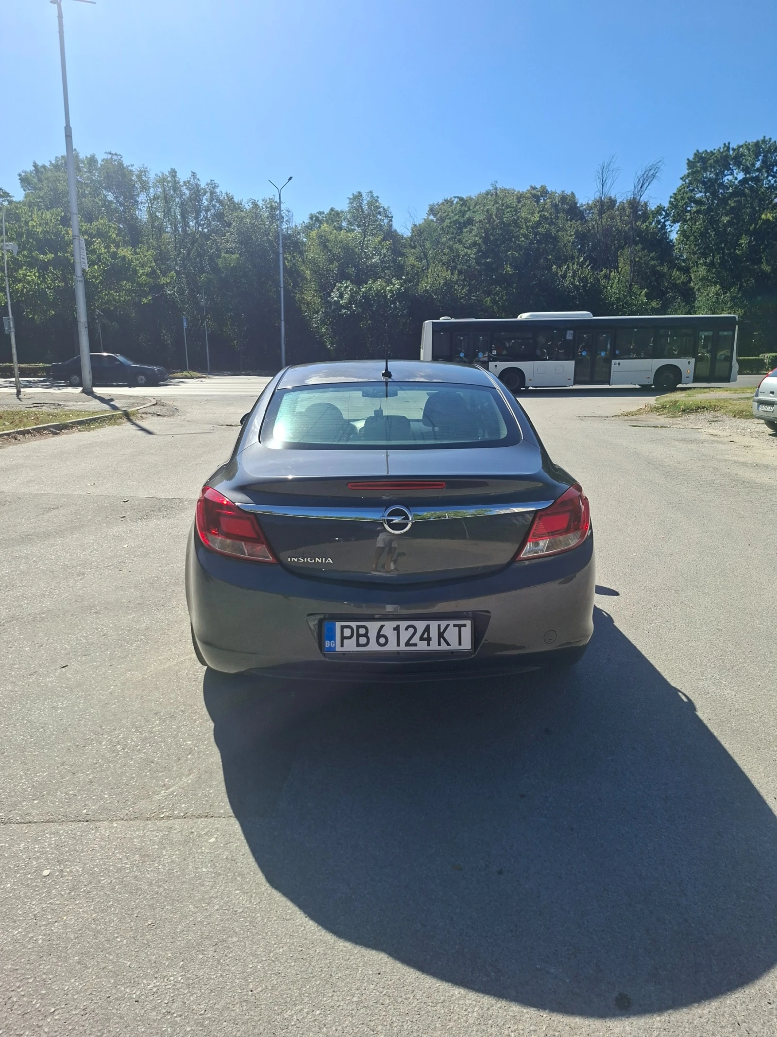 Opel Insignia 1.8, снимка 3 - Автомобили и джипове - 56134441