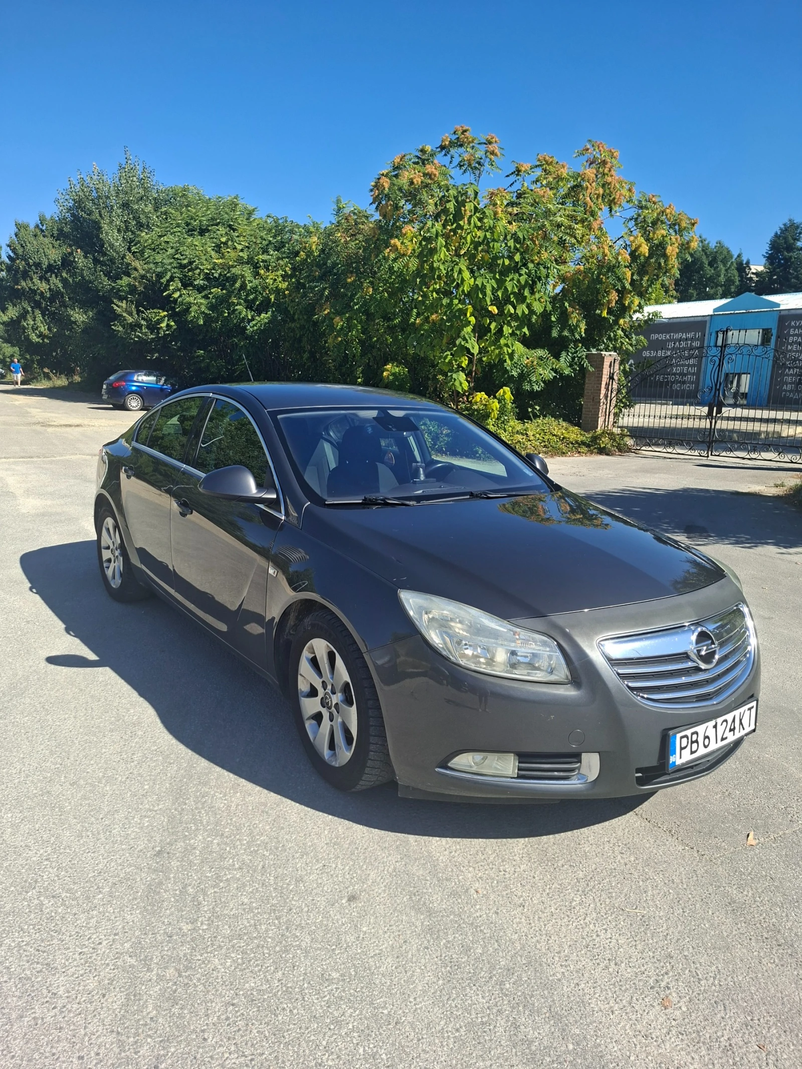 Opel Insignia 1.8, снимка 2 - Автомобили и джипове - 56134441