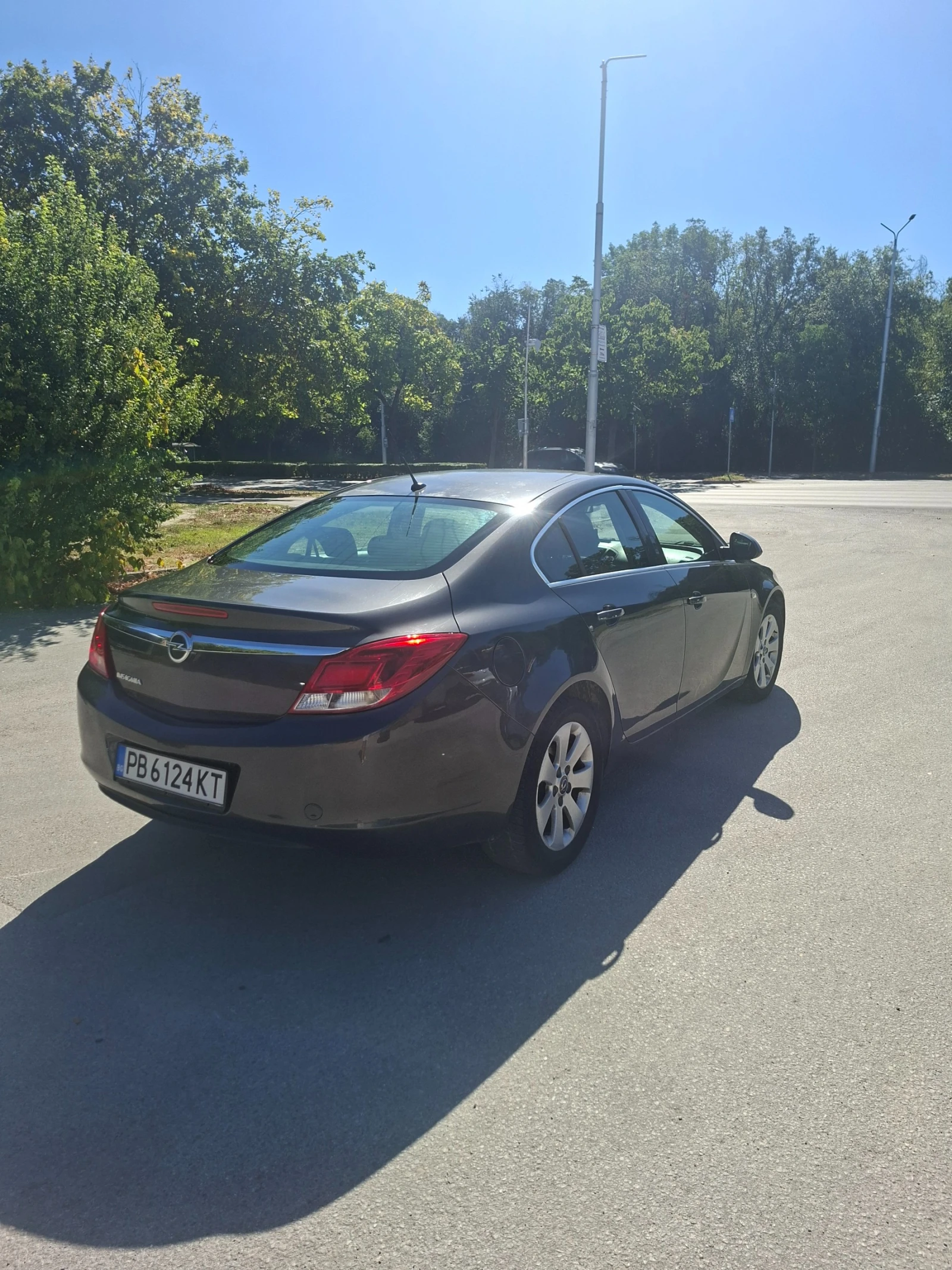 Opel Insignia 1.8, снимка 4 - Автомобили и джипове - 56134441
