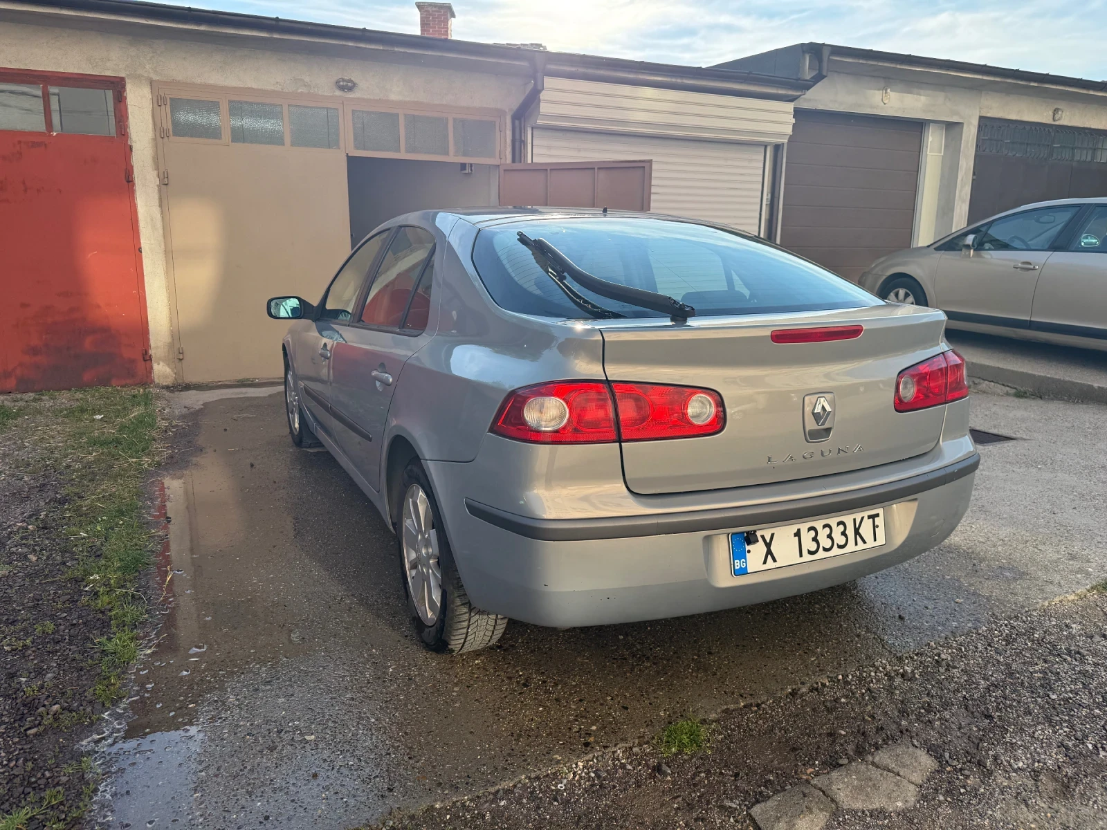 Renault Laguna 2.0 DCi, снимка 5 - Автомобили и джипове - 55062341