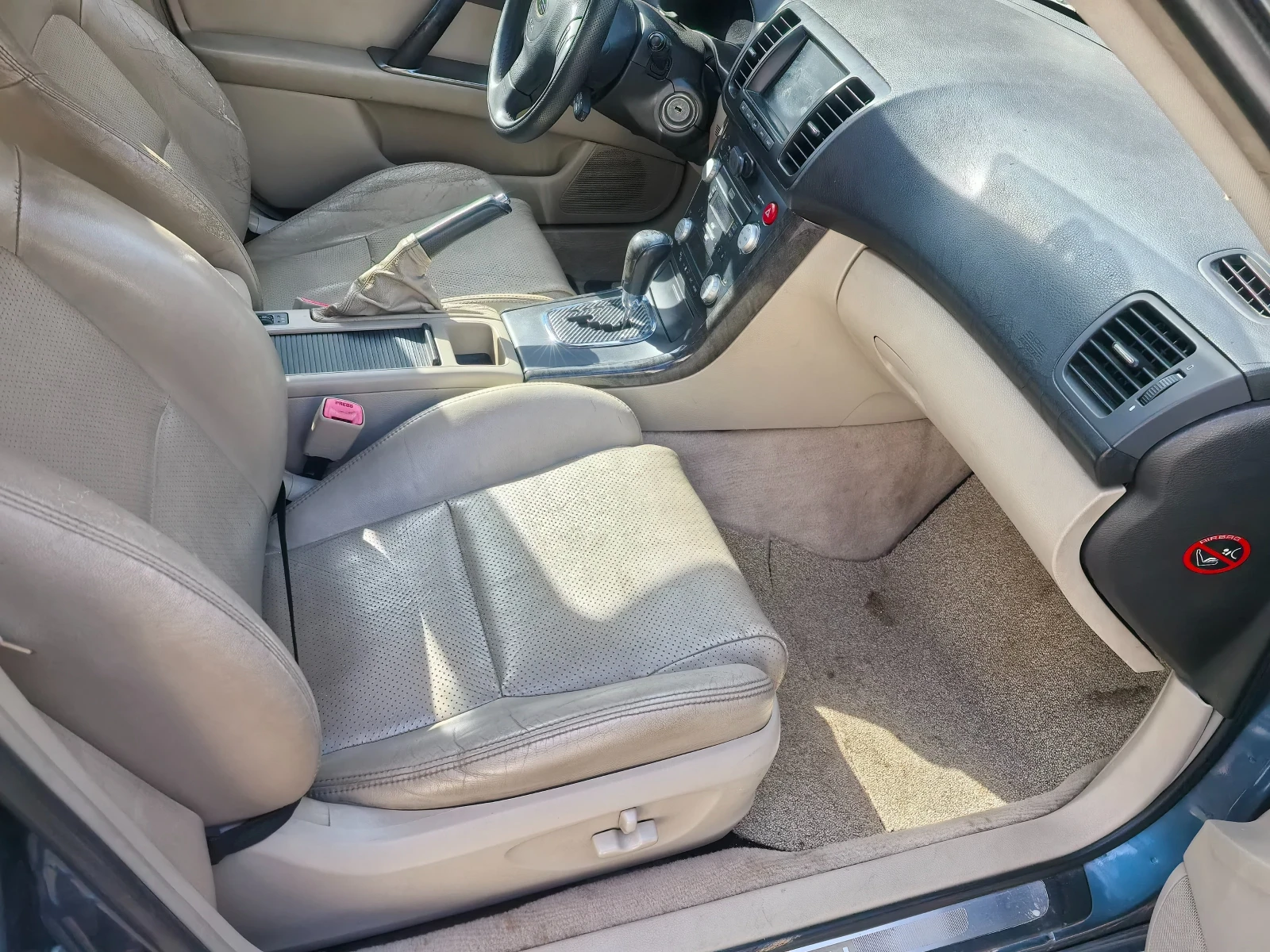 Subaru Legacy 3.0R, снимка 2 - Автомобили и джипове - 55243565