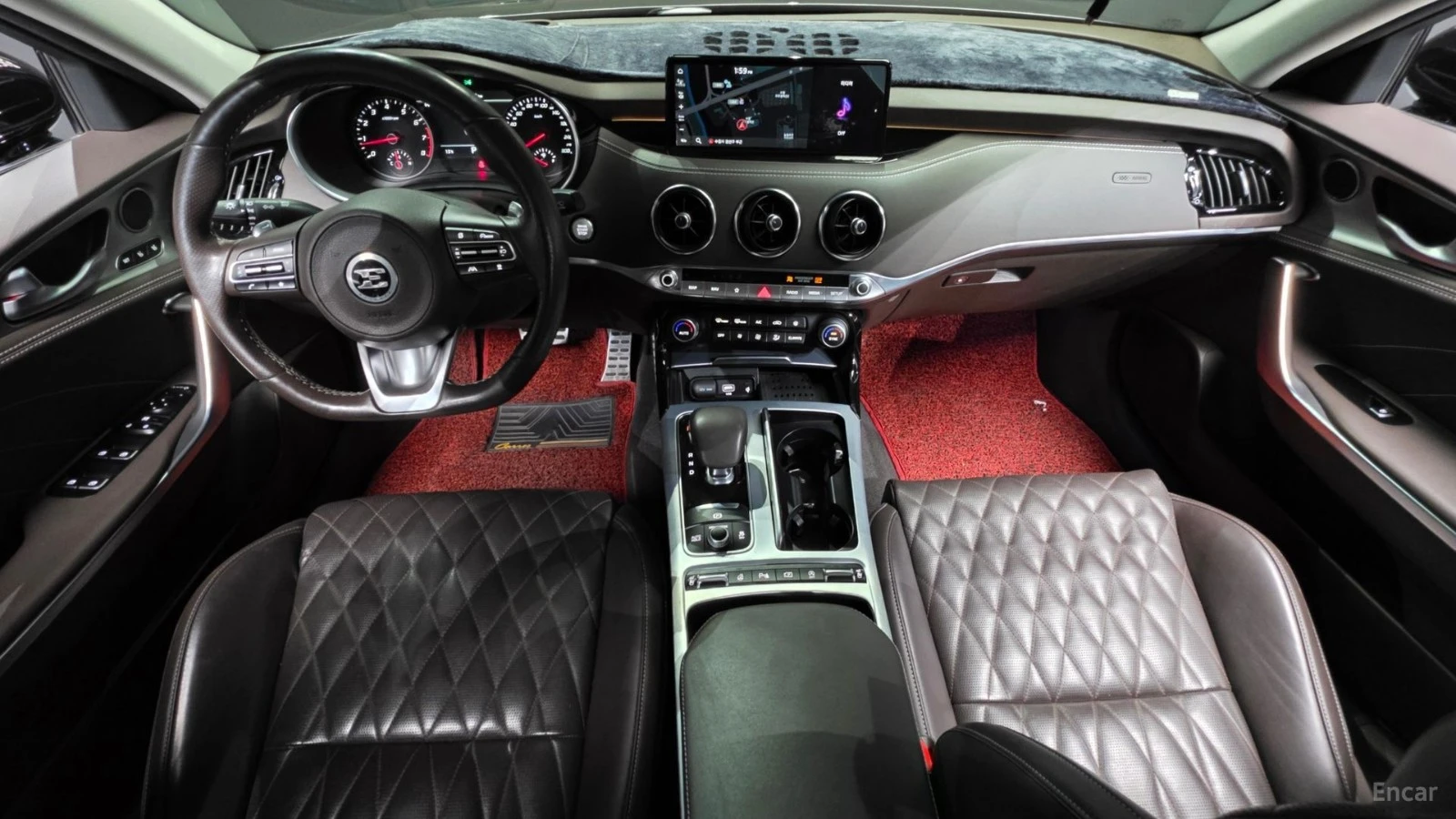 Kia Stinger ПАМЕТ* 360 КАМЕРА* ОБДУХВАНЕ* ПОДГРЕВ* , снимка 6 - Автомобили и джипове - 55524391