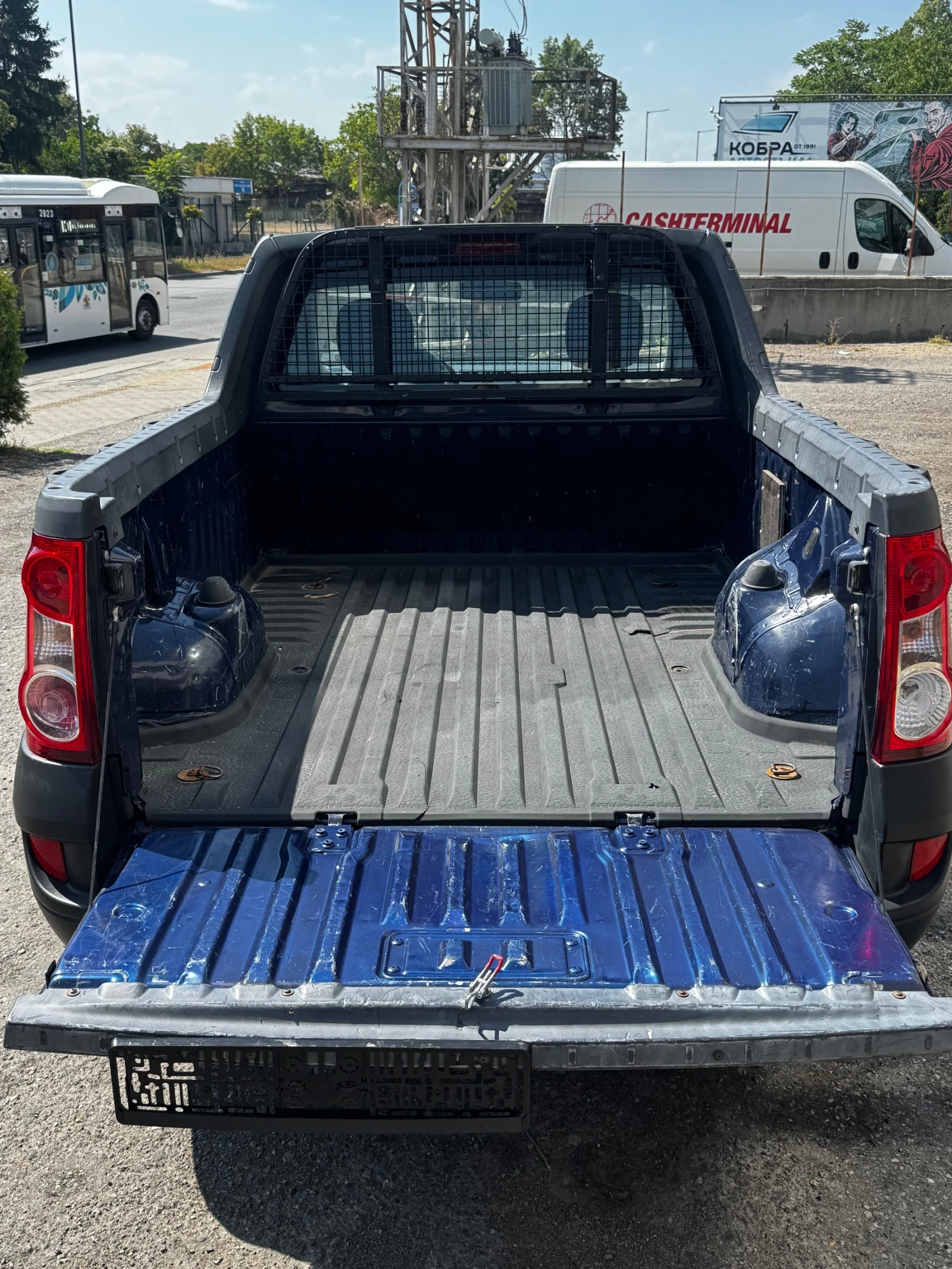 Dacia Logan Pickup, снимка 10 - Автомобили и джипове - 55923976