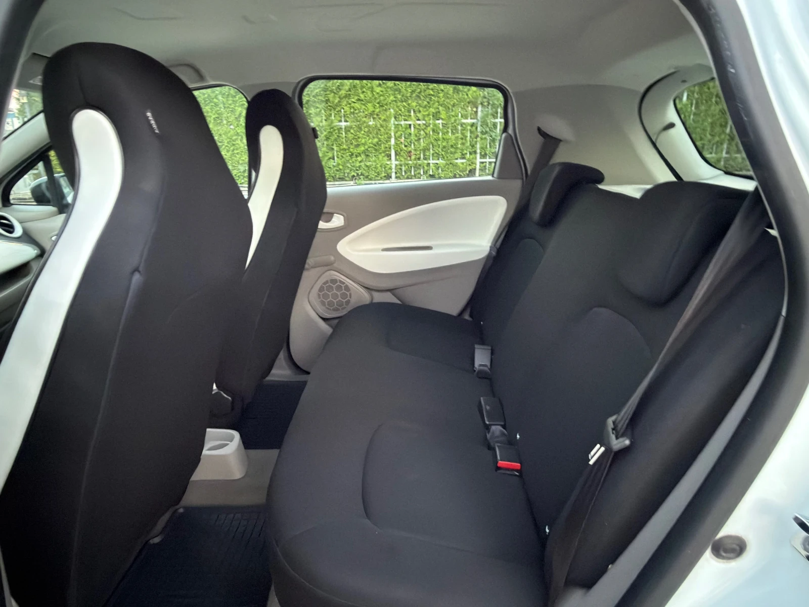 Renault Zoe 43KW* Реален пробег* Собствена батерия, снимка 10 - Автомобили и джипове - 55943780