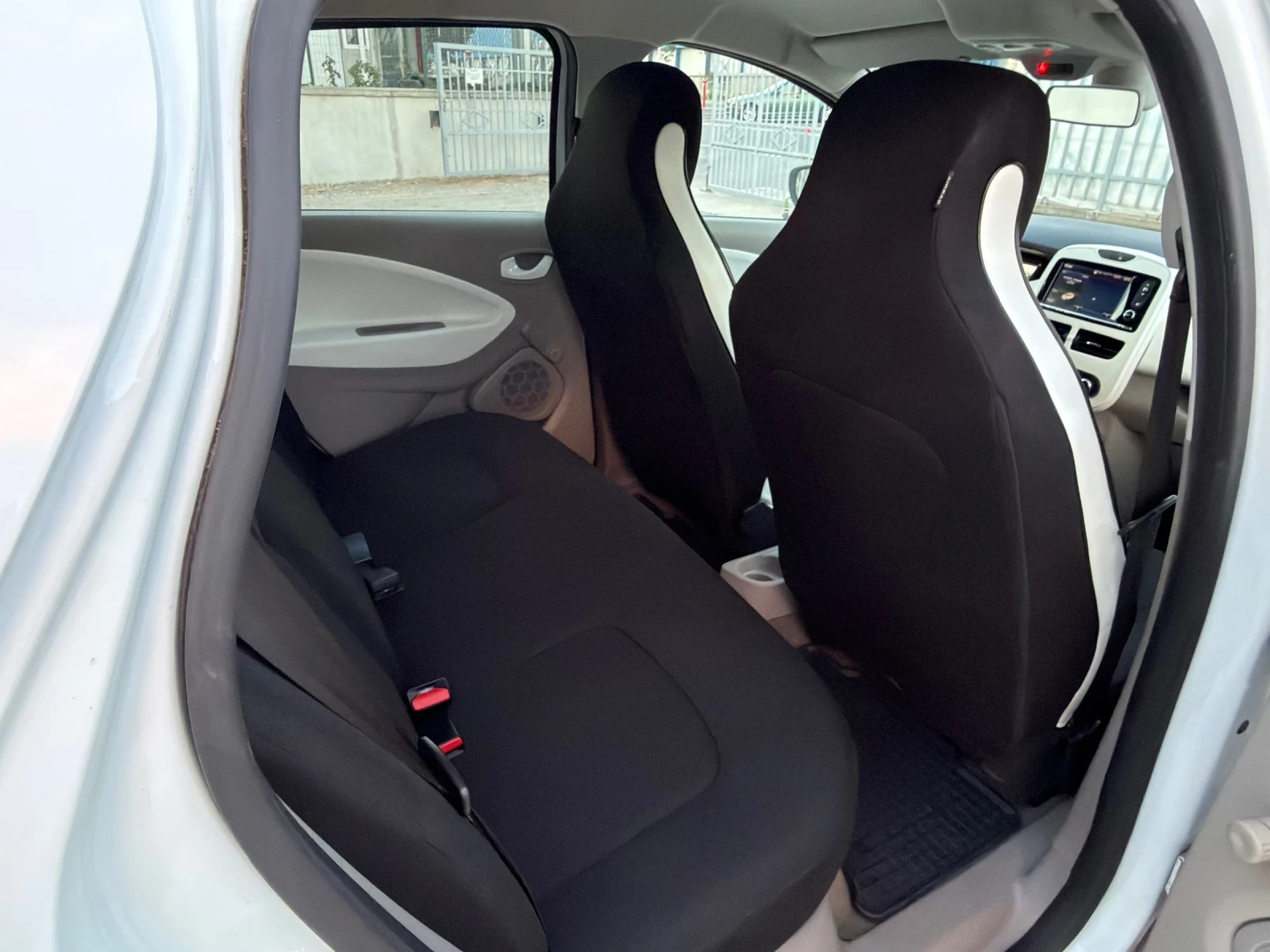 Renault Zoe 43KW* Реален пробег* Собствена батерия, снимка 11 - Автомобили и джипове - 55943780