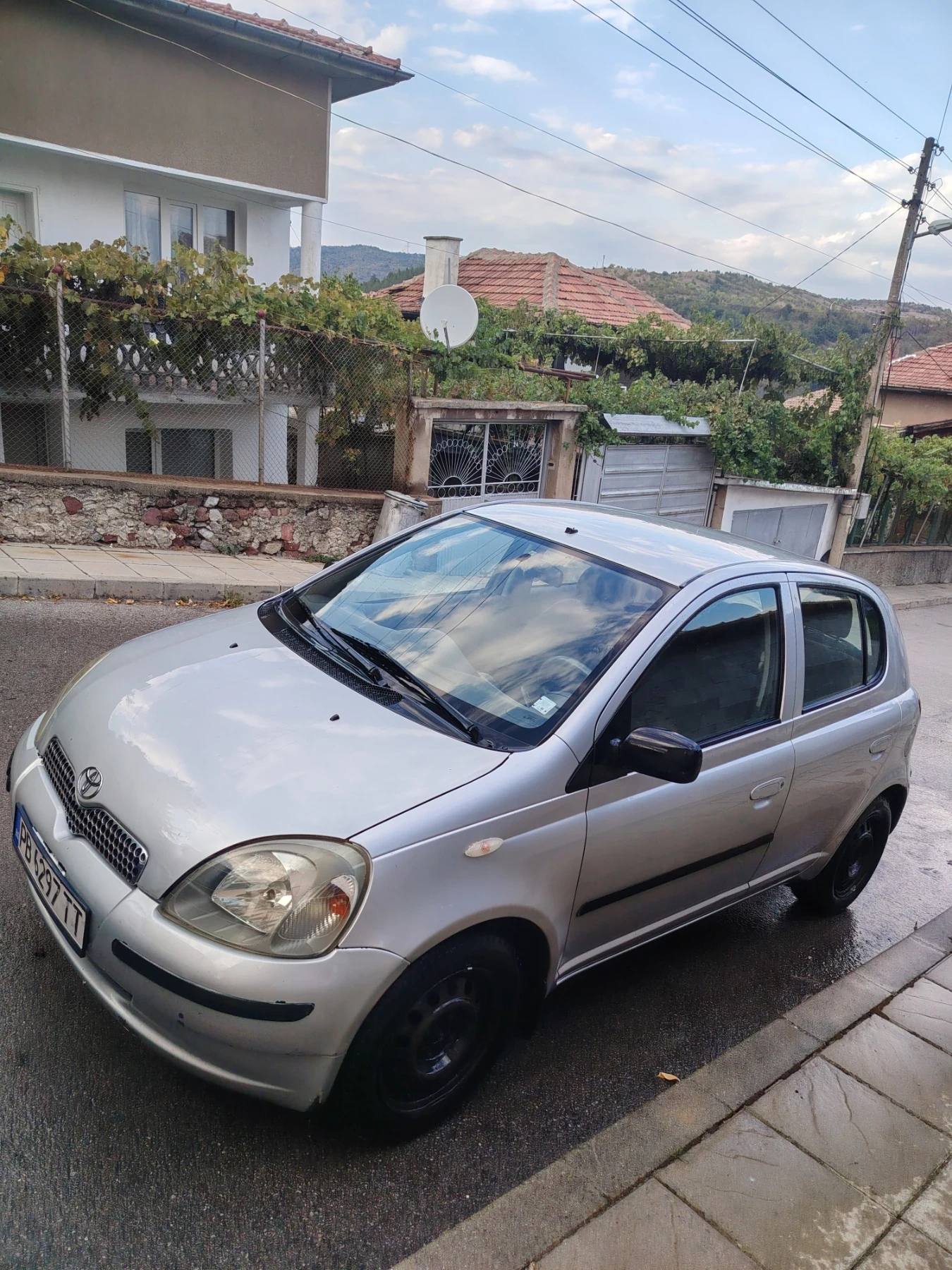 Toyota Yaris, снимка 10 - Автомобили и джипове - 56153889
