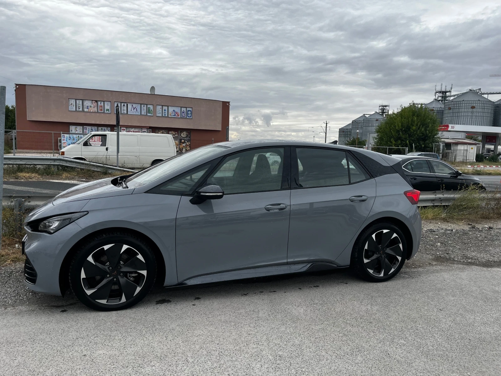 Cupra Born, снимка 13 - Автомобили и джипове - 56238589