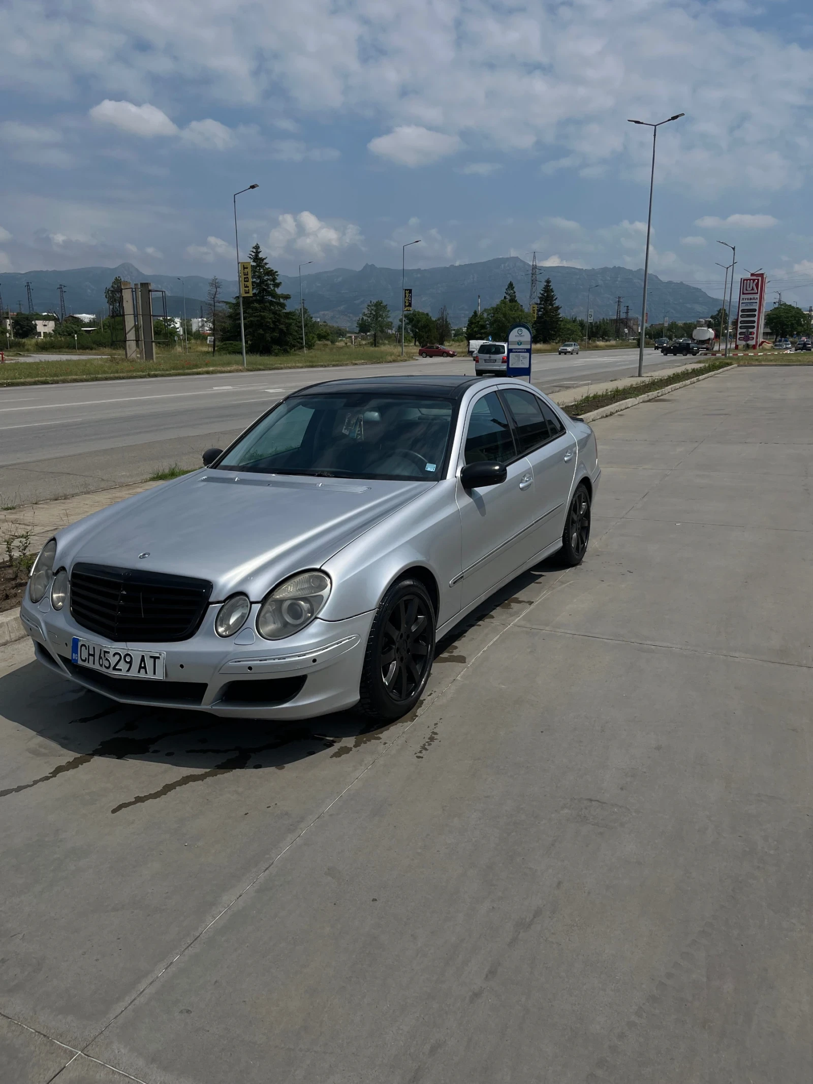 Mercedes-Benz E 320