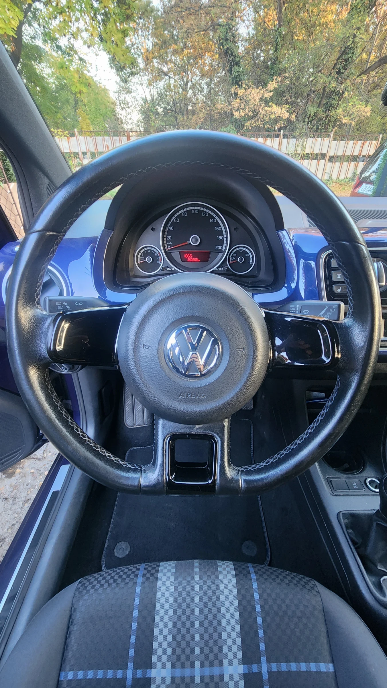 VW Up, снимка 10 - Автомобили и джипове - 56728802