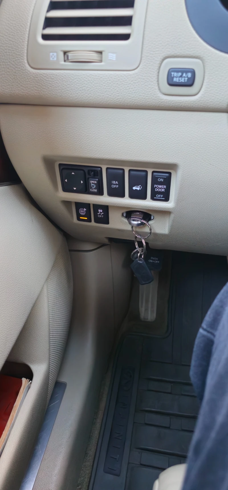 Infiniti QX70 S, снимка 16 - Автомобили и джипове - 45865656