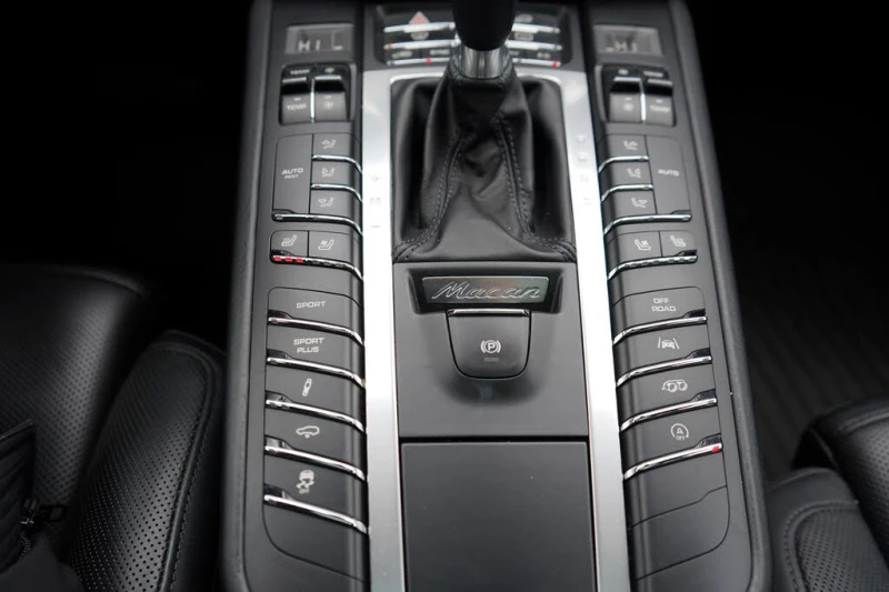 Porsche Macan GTS * CARFAX * АвтоКредит* (ЦЕНА ДО БГ), снимка 16 - Автомобили и джипове - 53457540