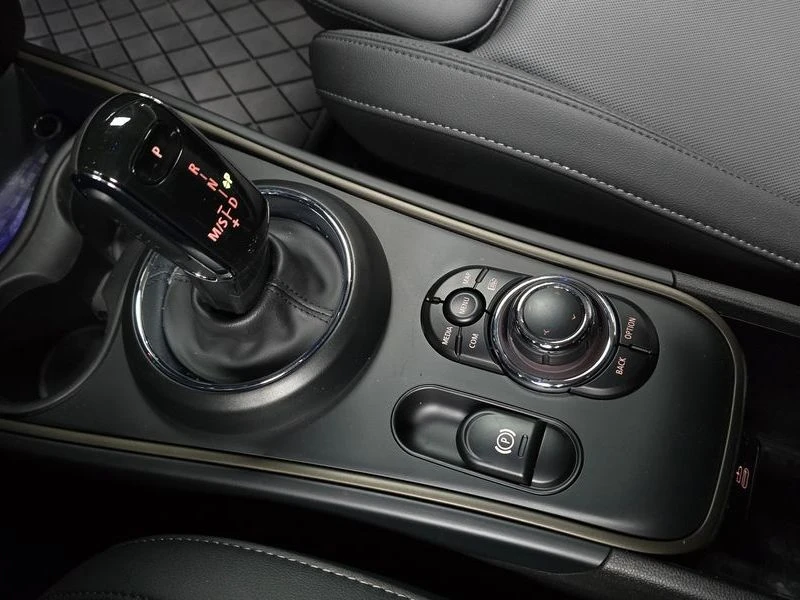 Mini Countryman 1.5 Automatic, снимка 9 - Автомобили и джипове - 56002133