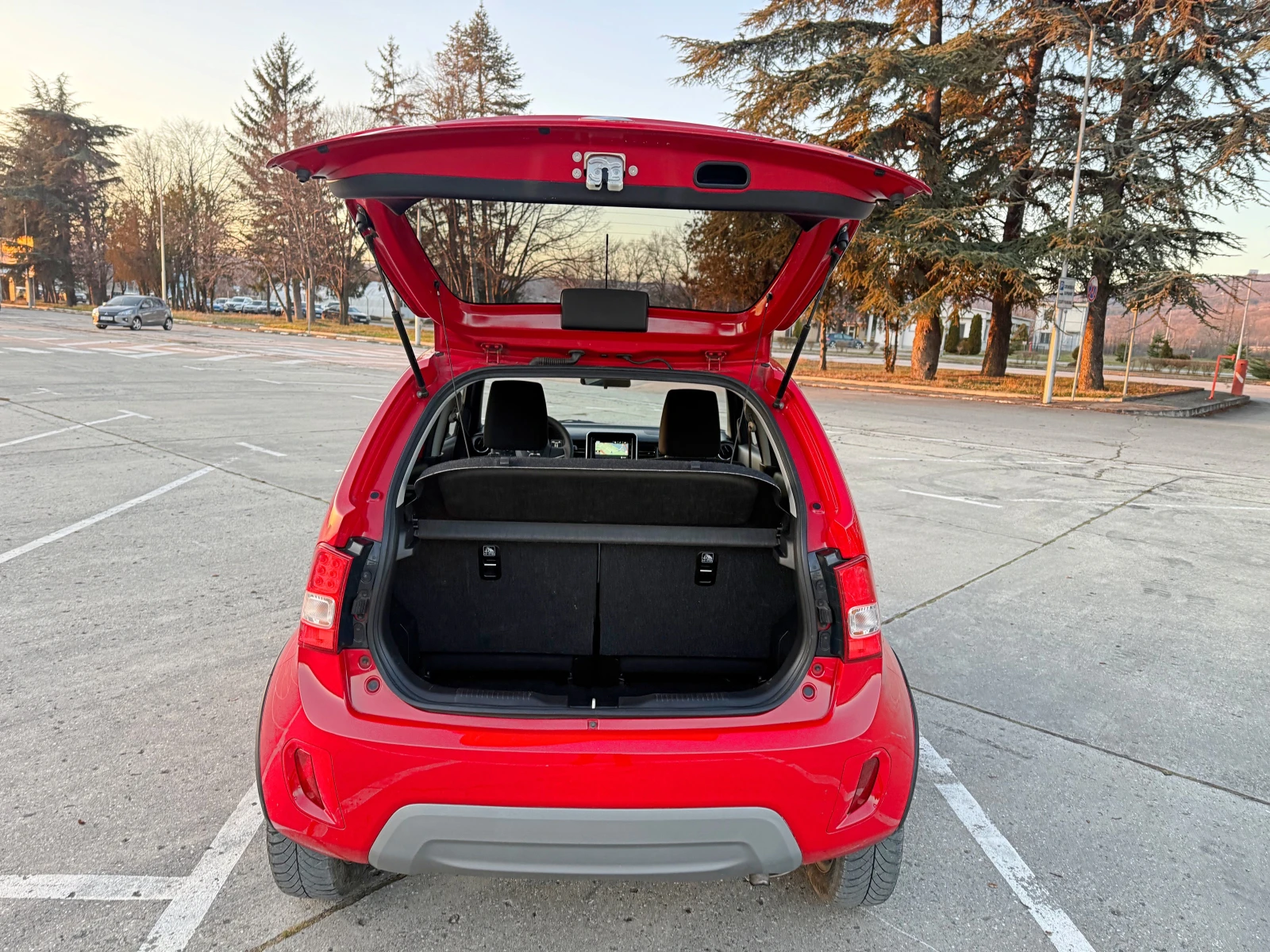 Suzuki Ignis 1.2Black&Red///Camera///Navi///FuLL-History!!! | Mobile.bg � ����������� 6