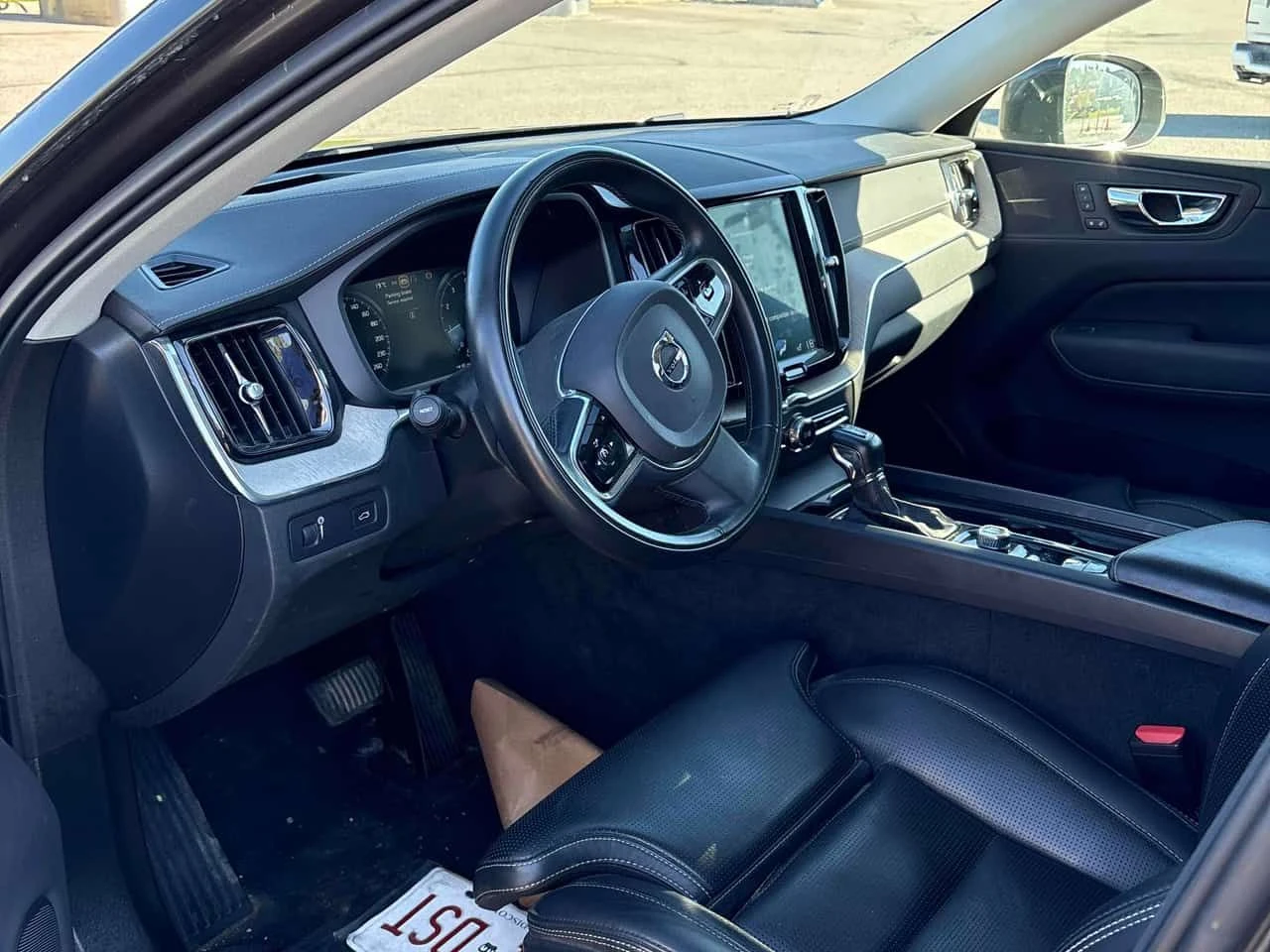 Volvo XC60 * Inscription * 360 * HUD * ПОДГРЕВИ, снимка 5 - Автомобили и джипове - 54720474