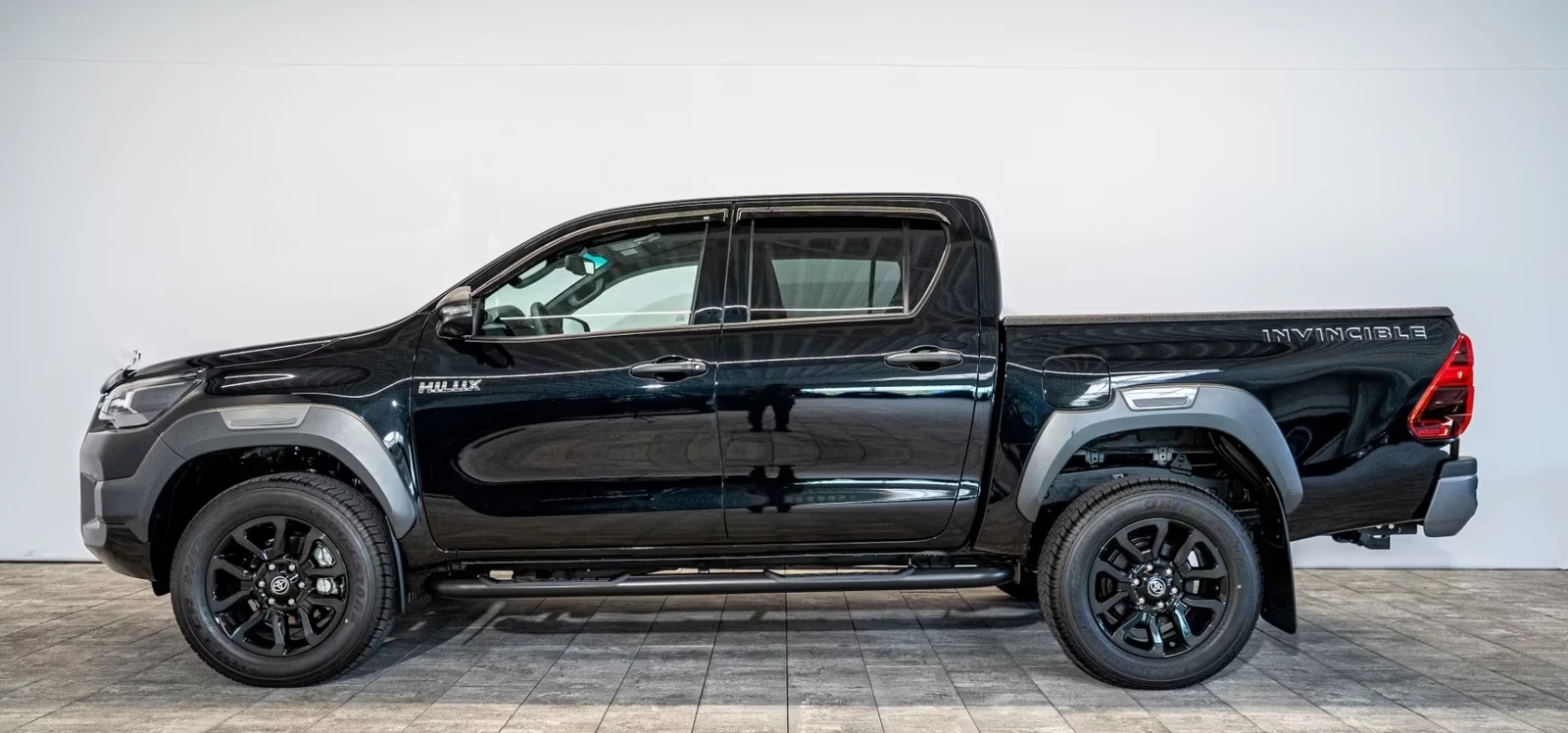 Toyota Hilux 2.8 D-4D MILD-HYBRID INVINCLEBLE JBL 360-CAM, снимка 6 - Автомобили и джипове - 55135009