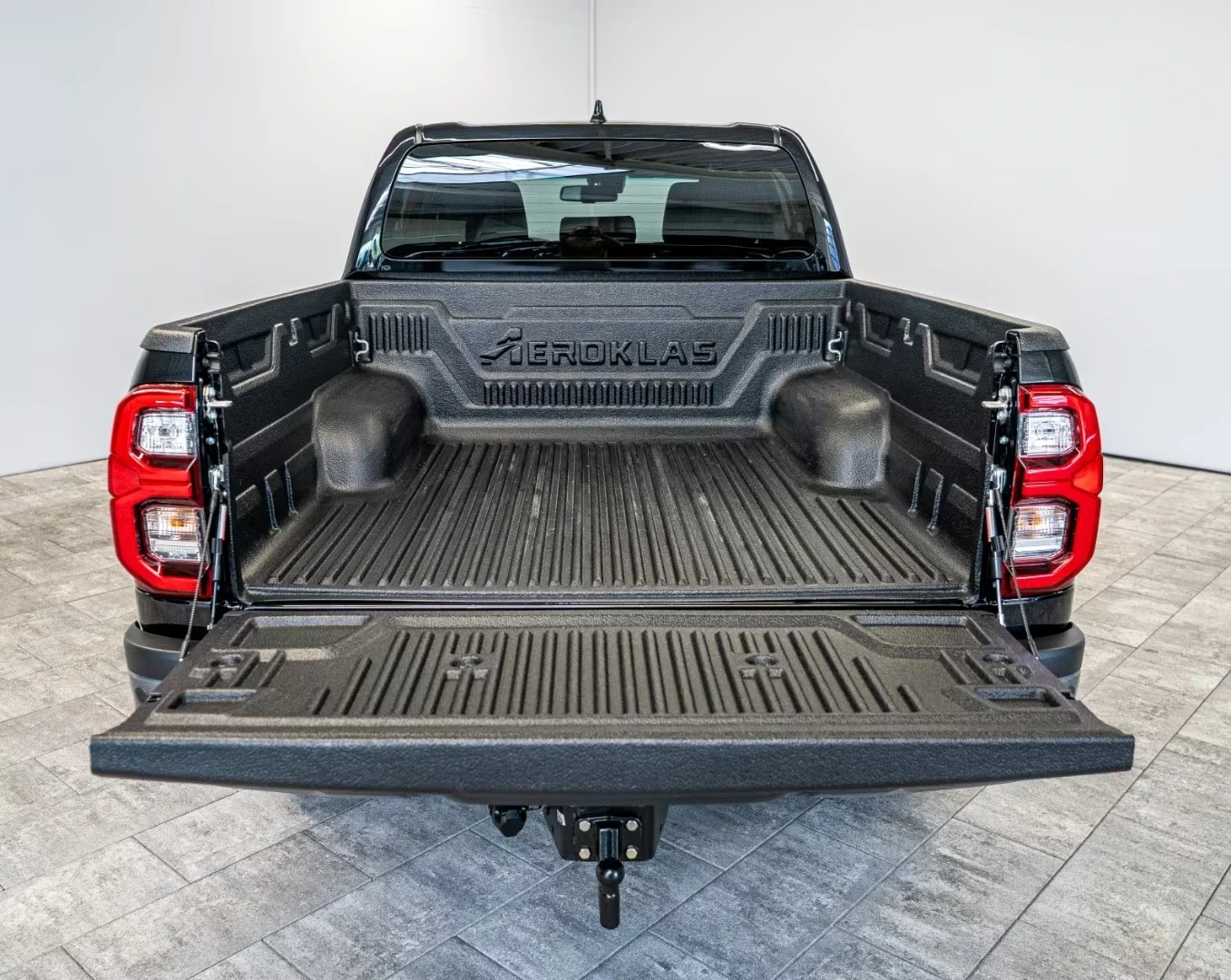 Toyota Hilux 2.8 D-4D MILD-HYBRID INVINCLEBLE JBL 360-CAM, снимка 5 - Автомобили и джипове - 55135009